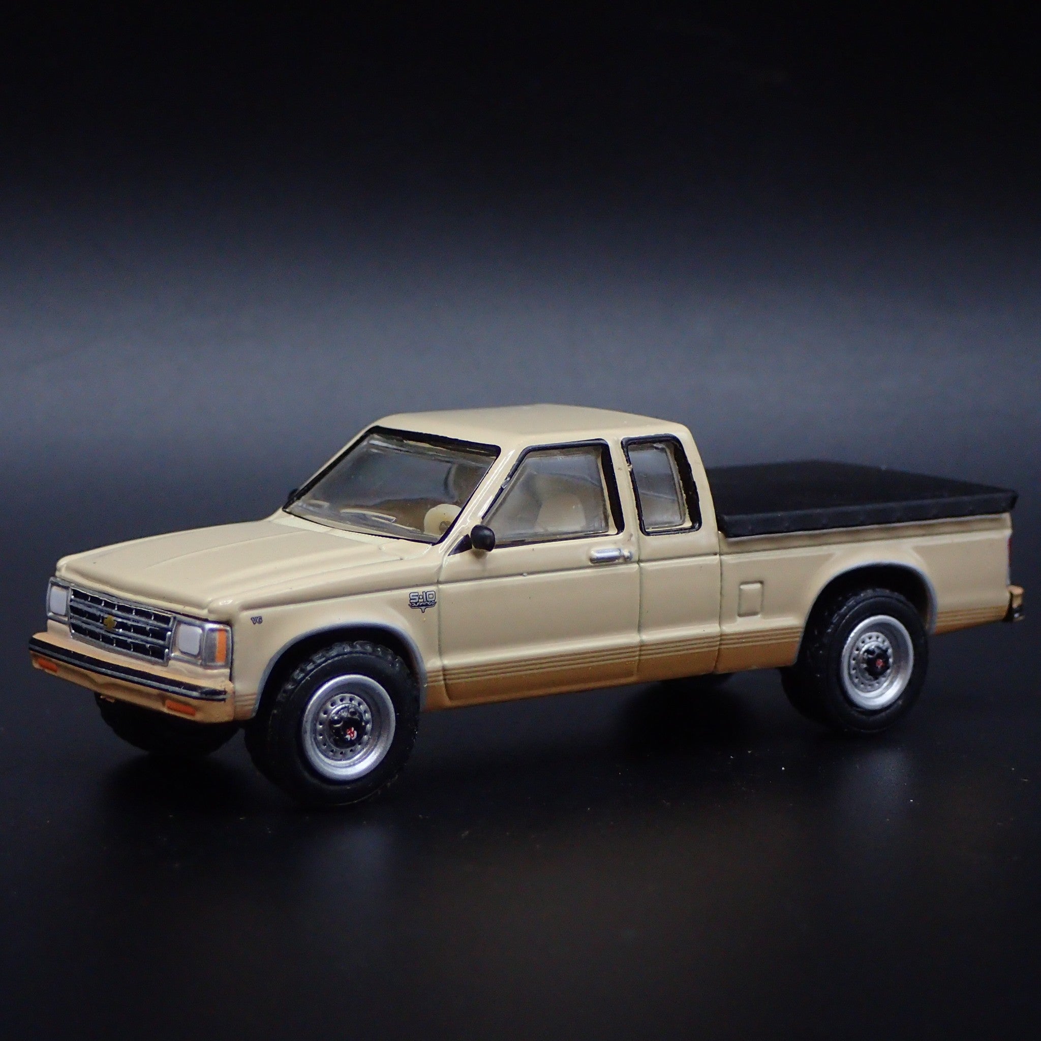 1982-1993 CHEVY CHEVROLET S10 EXTENDED CAB TRUCK 1:64 SCALE DIECAST MO ...