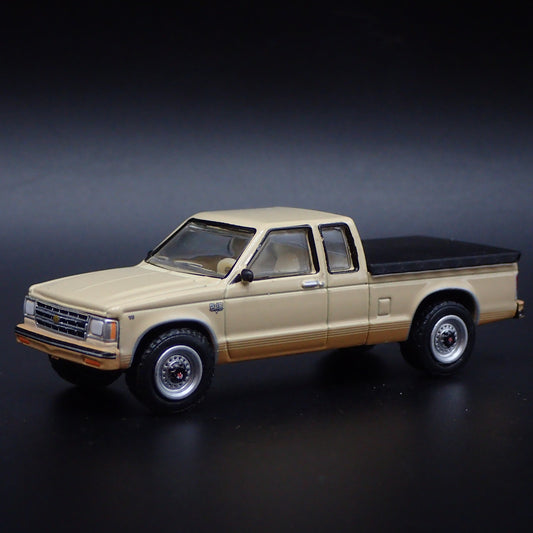 1982-1993 CHEVY CHEVROLET S10 EXTENDED CAB TRUCK 1:64 SCALE DIECAST MODEL CAR
