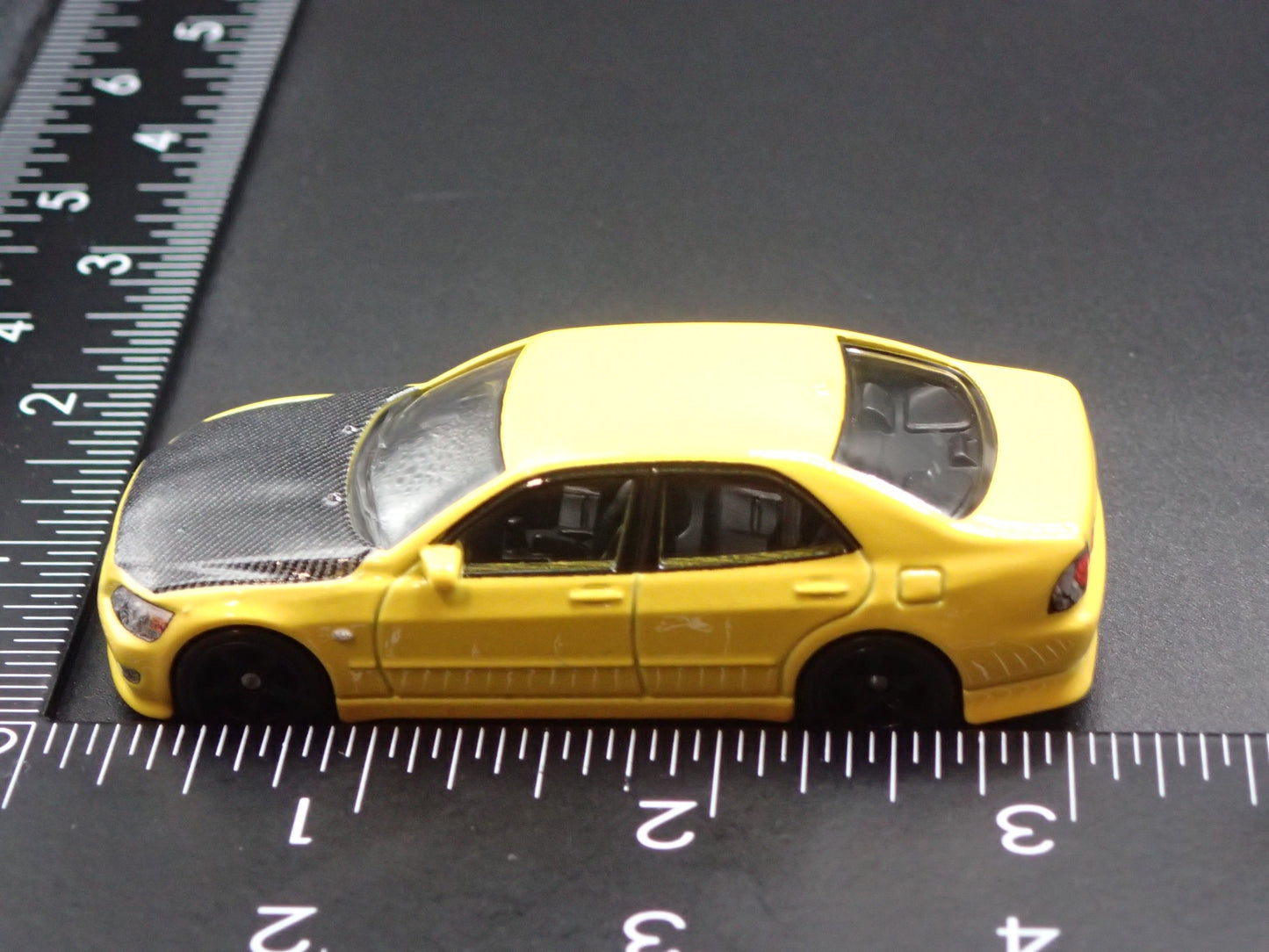1998-2005 TOYOTA ALTEZZA LEXUS YELLOW 1:64 SCALE DIORAMA DIECAST MODEL CAR