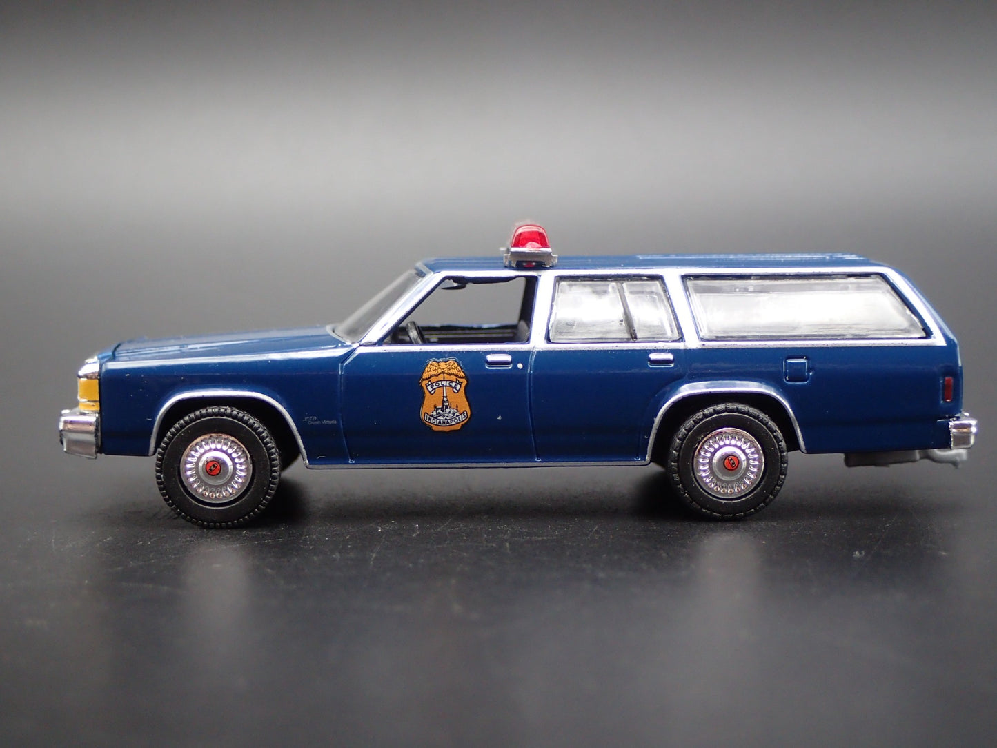1984 84 FORD LTD STATION WAGON INDIANAPOLIS METRO POLICE 1:64 SCALE MODEL CAR