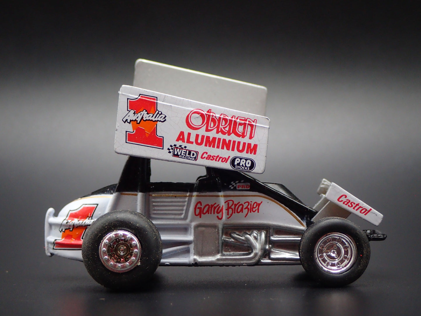 SPRINT CAR #1 GARRY BRAZIER OBIEN ALUMINIUM 1:64 SCALE DIORAMA DIECAST MODEL CAR