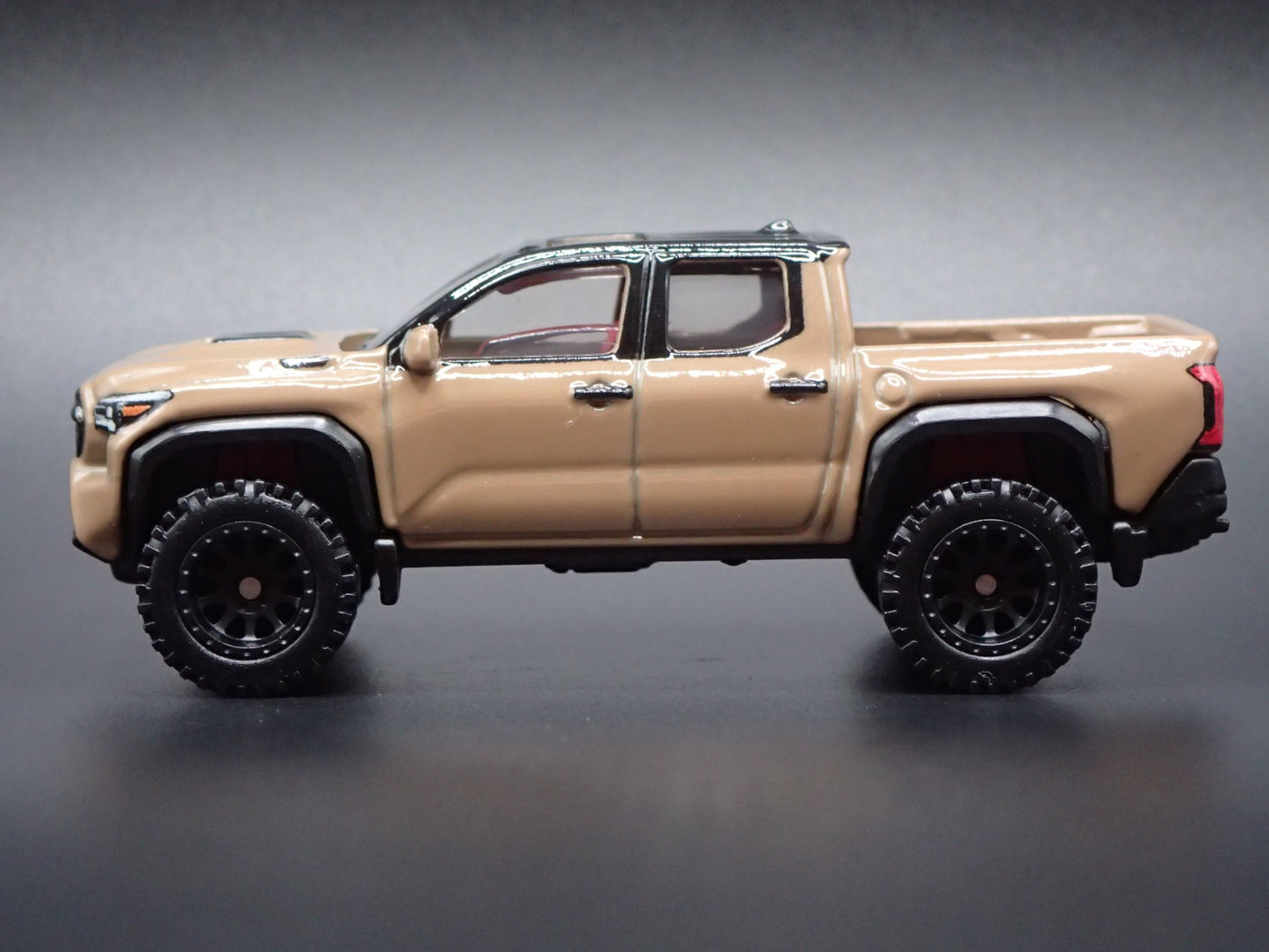 2016-2023 TOYOTA TACOMA PICKUP TRUCK TAN 1:64 SCALE DIORAMA DIECAST MODEL CAR