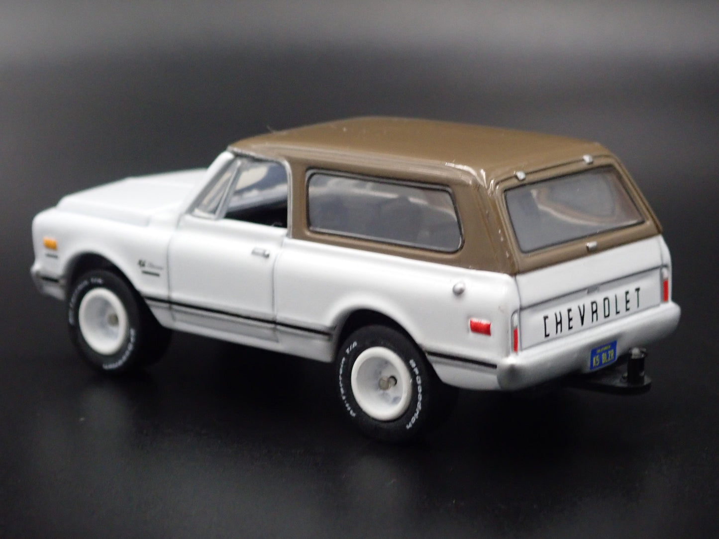 1970 70 CHEVY CHEVROLET BLAZER W HITCH RARE 1:64 SCALE DIORAMA DIECAST MODEL CAR