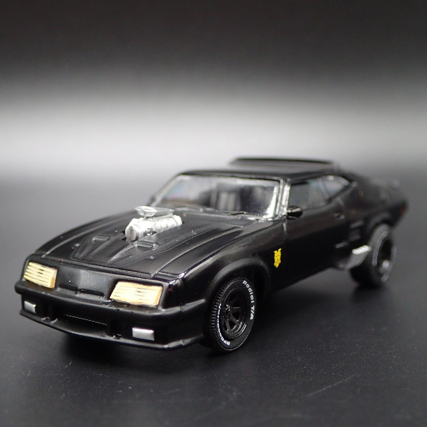 1973 FORD FALCON XB MAD MAX RARE 1:64 COLLECTIBLE DIORAMA DIECAST MODEL CA