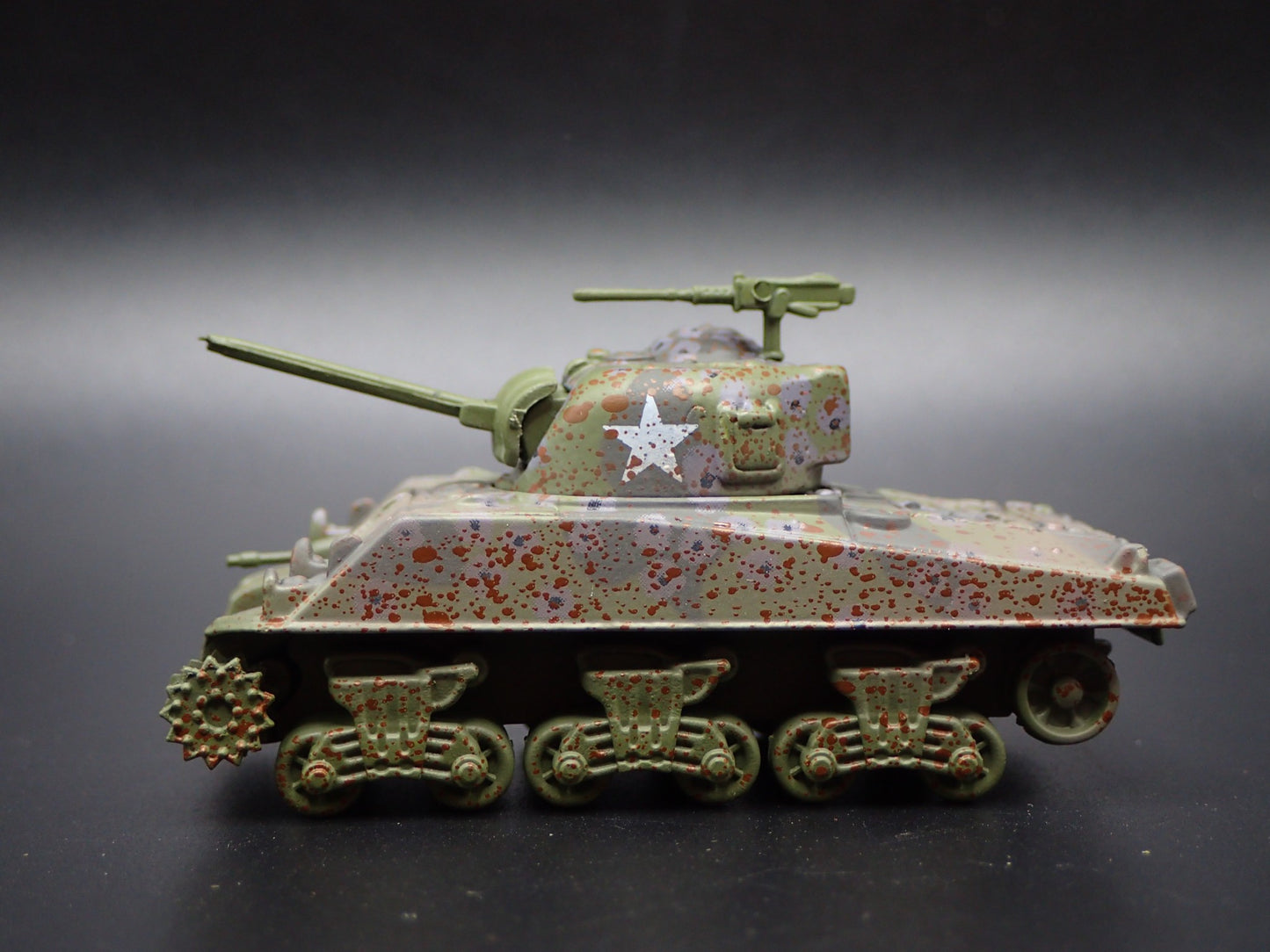 WWII M4A3 SHERMAN TANK US ARMY GRAFENWOEHR GERMANY 1:100 SCALE DIECAST MODEL CAR