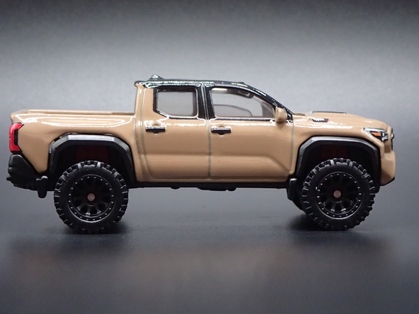 2016-2023 TOYOTA TACOMA PICKUP TRUCK TAN 1:64 SCALE DIORAMA DIECAST MODEL CAR