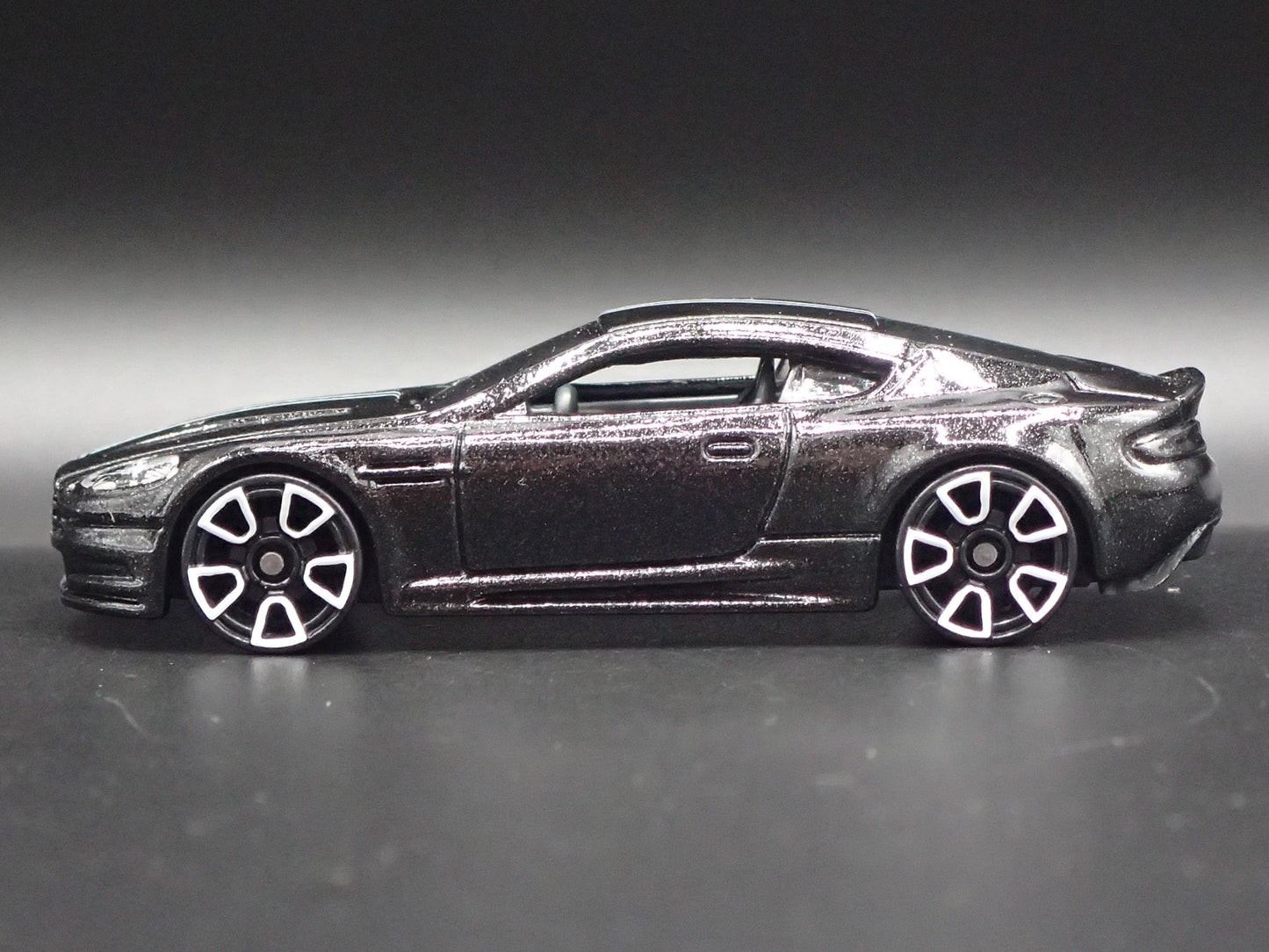 2008-2012 ASTON MARTIN DBS BLAC 1/64 SCALE COLLECTIBLE DIORAMA DIECAST MODEL CAR