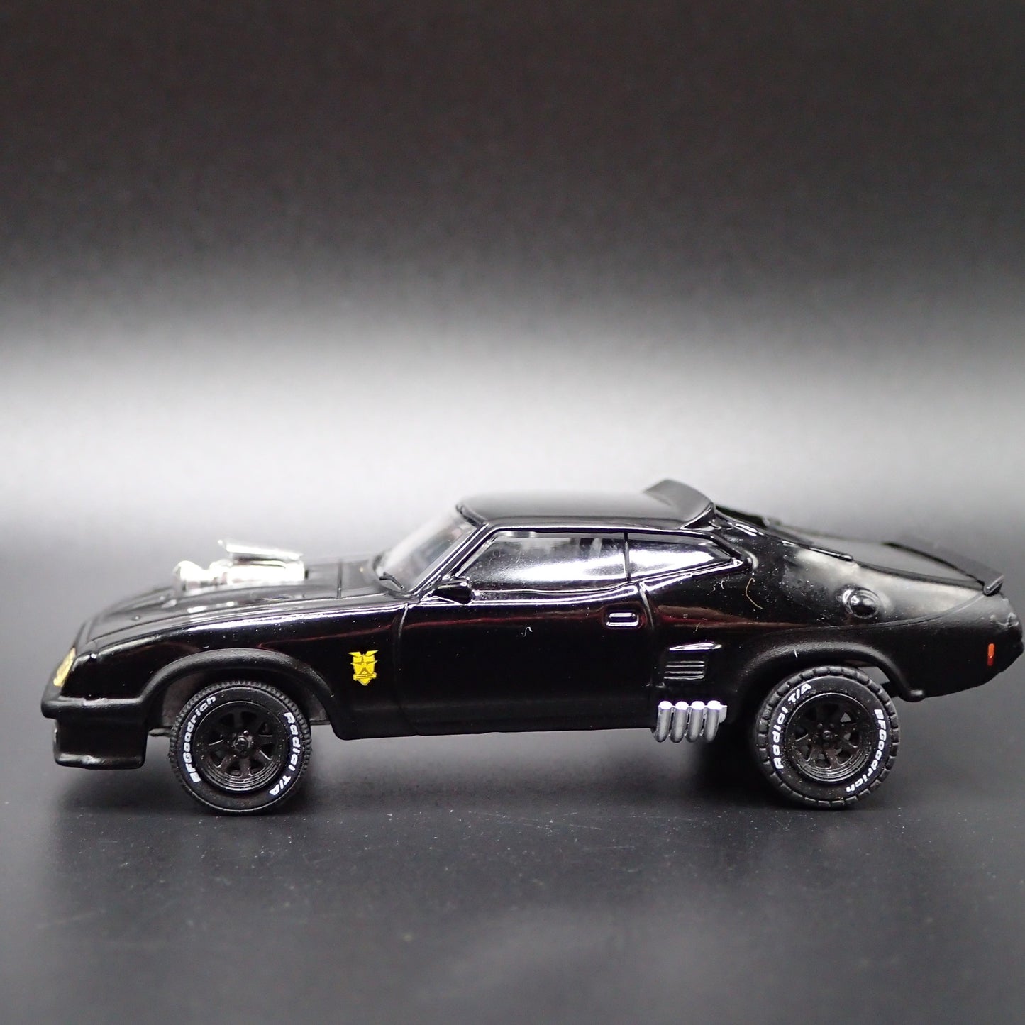 1973 FORD FALCON XB MAD MAX BFGOODRICH RARE 1:64 SCALE DIORAMA DIECAST MODEL CAR