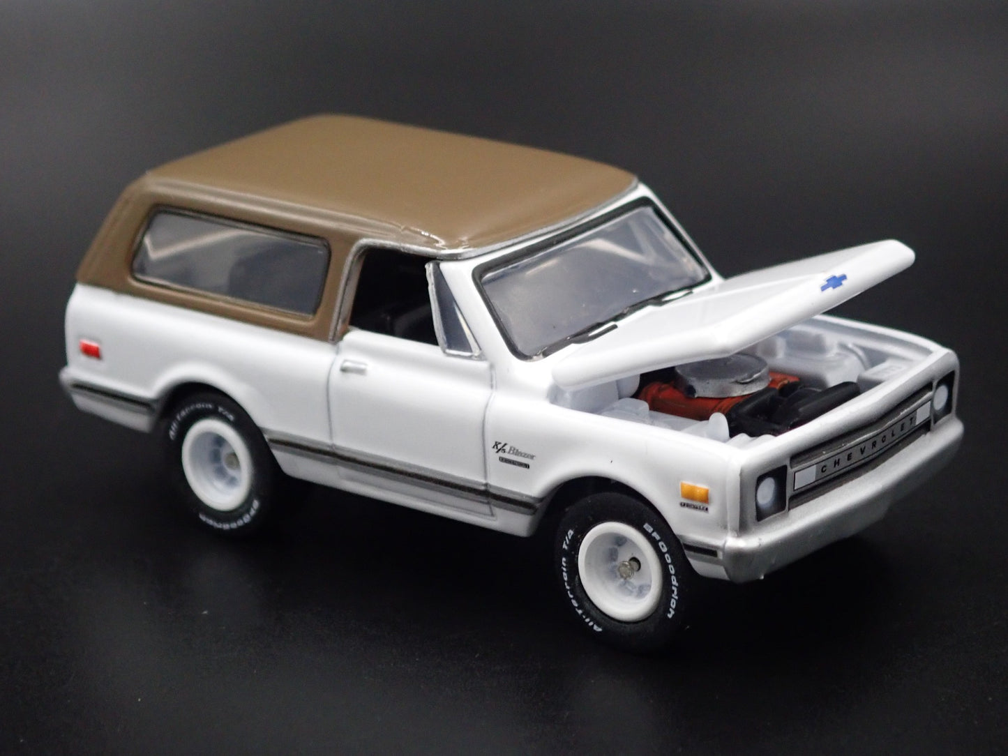 1970 70 CHEVY CHEVROLET BLAZER W HITCH RARE 1:64 SCALE DIORAMA DIECAST MODEL CAR