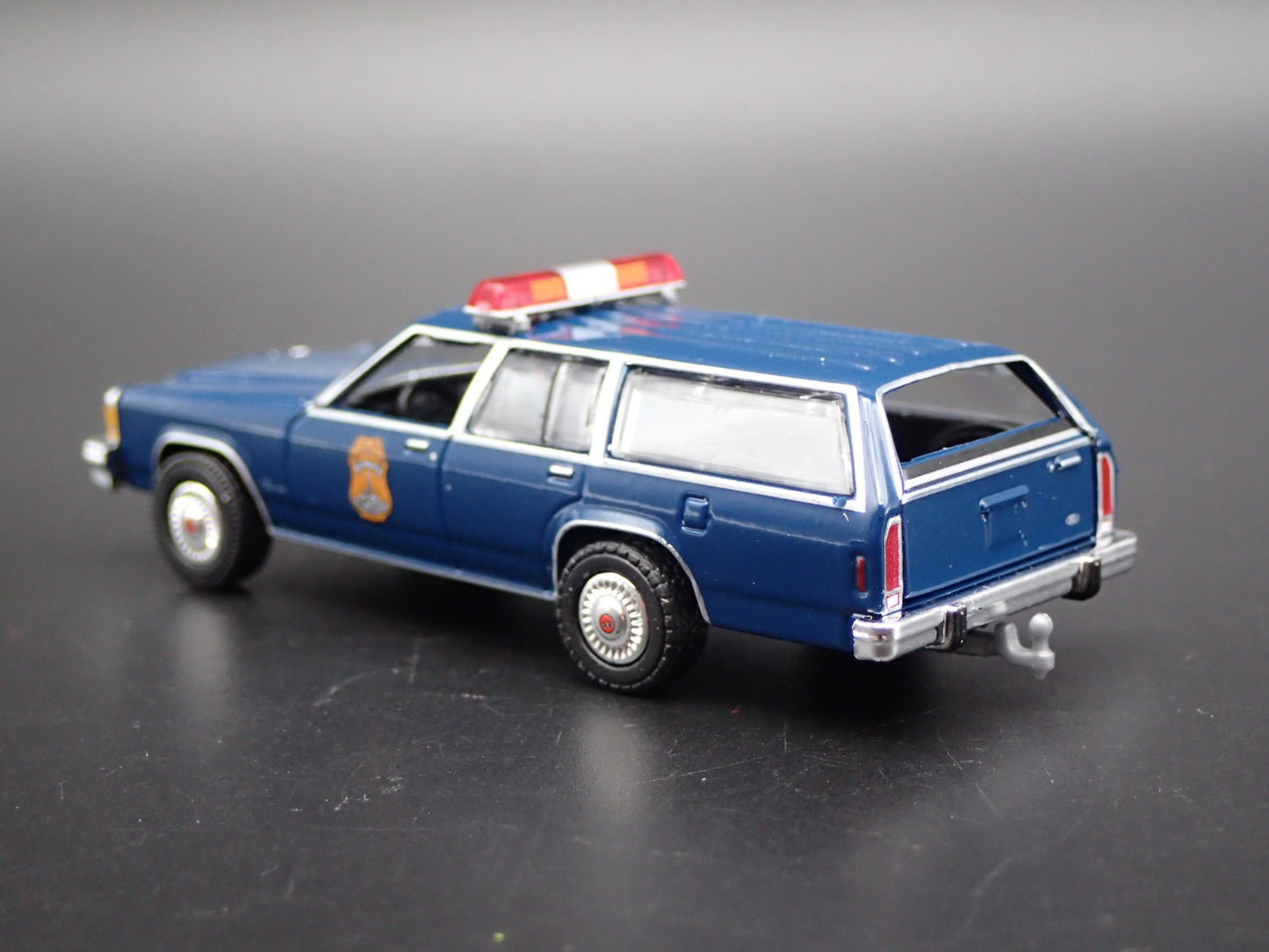 1984 84 FORD LTD STATION WAGON INDIANAPOLIS METRO POLICE 1:64 SCALE MODEL CAR