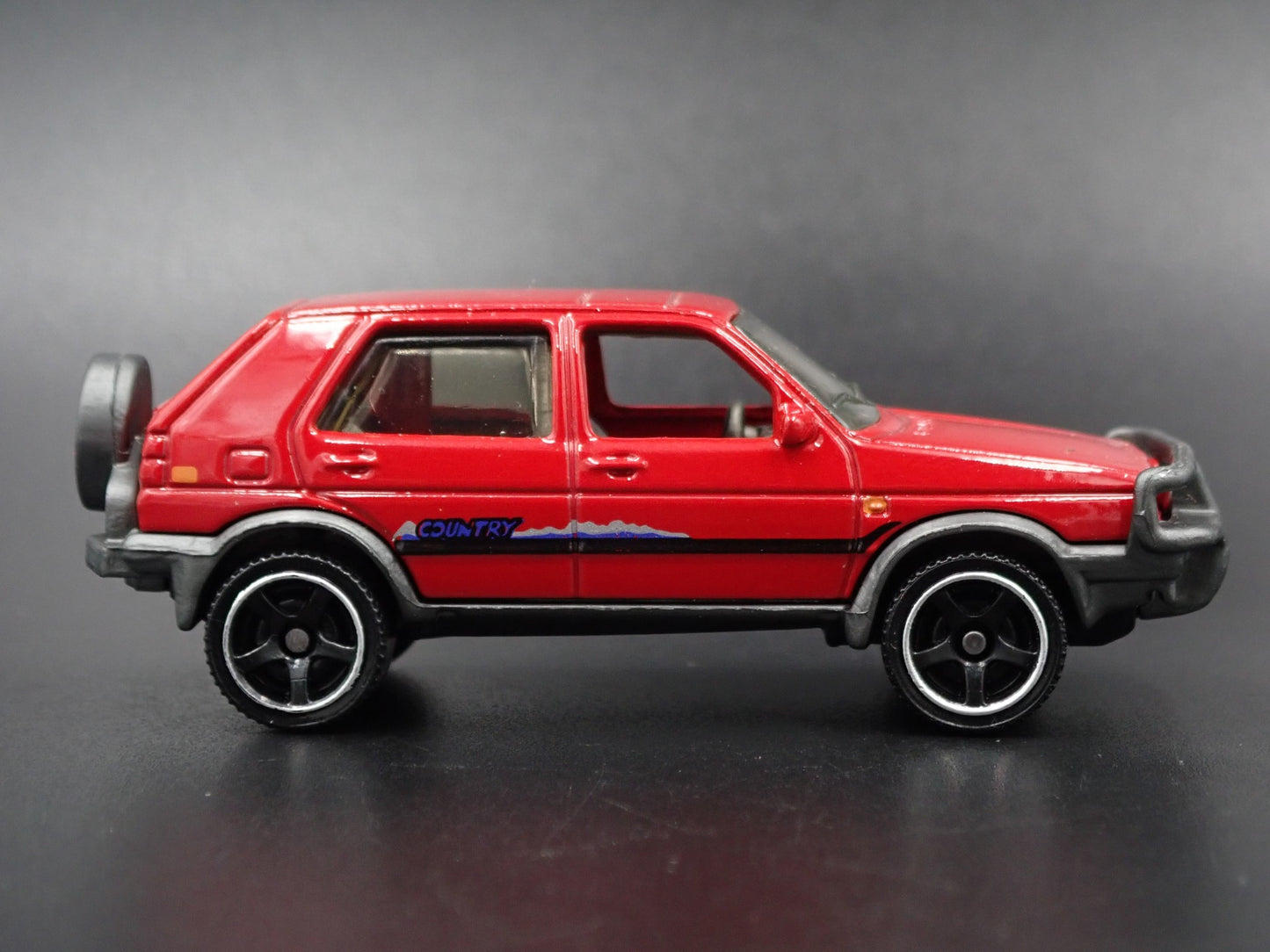 1990 90 VW VOLKSWAGEN GOLF COUNTRY MK2 RED 1:64 SCALE DIORAMA DIECAST MODEL CAR