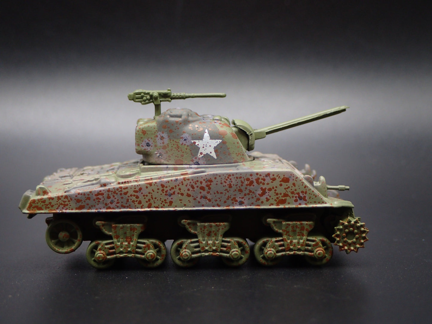WWII M4A3 SHERMAN TANK US ARMY GRAFENWOEHR GERMANY 1:100 SCALE DIECAST MODEL CAR