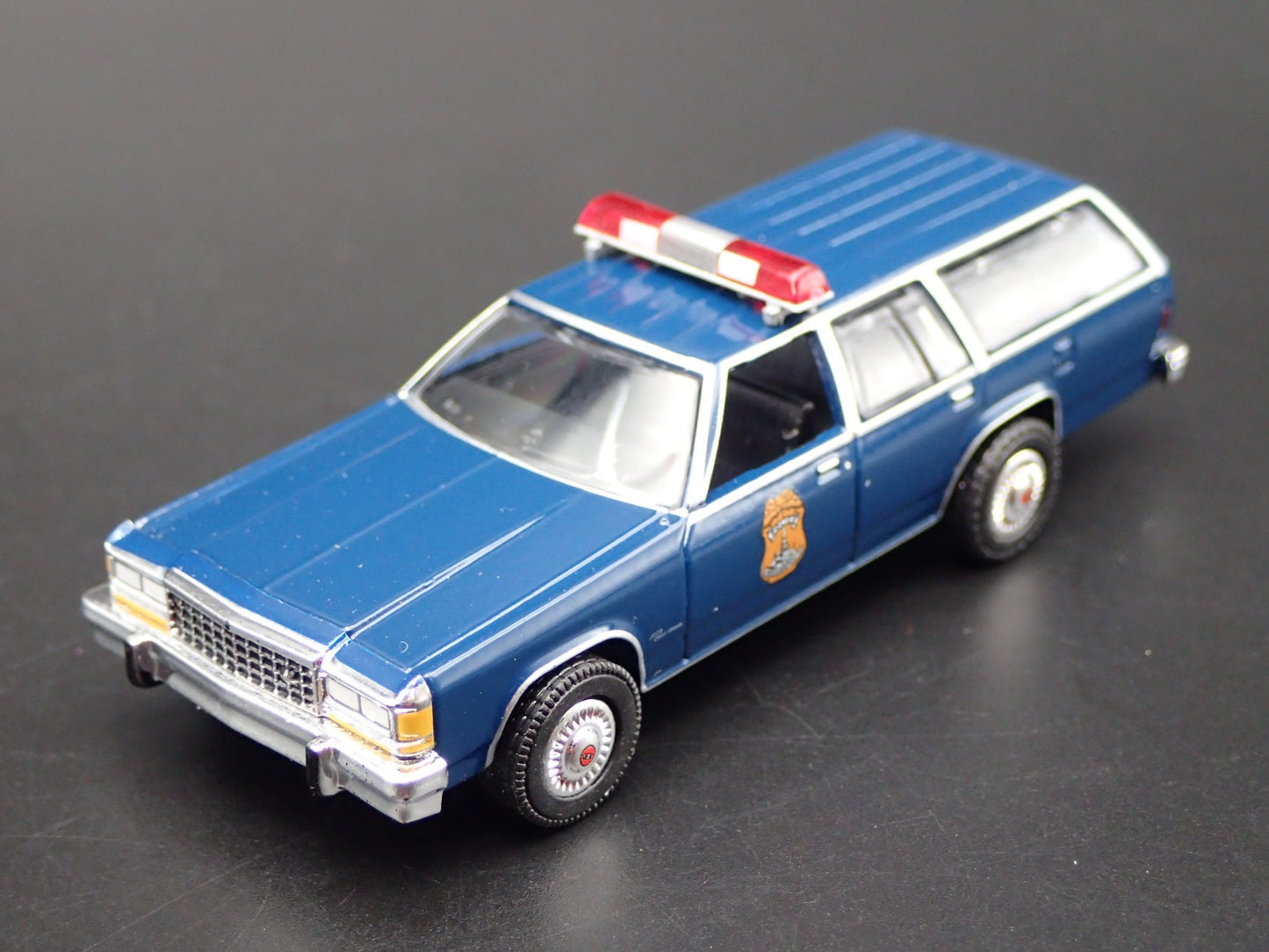 1984 84 FORD LTD STATION WAGON INDIANAPOLIS METRO POLICE 1:64 SCALE MODEL CAR