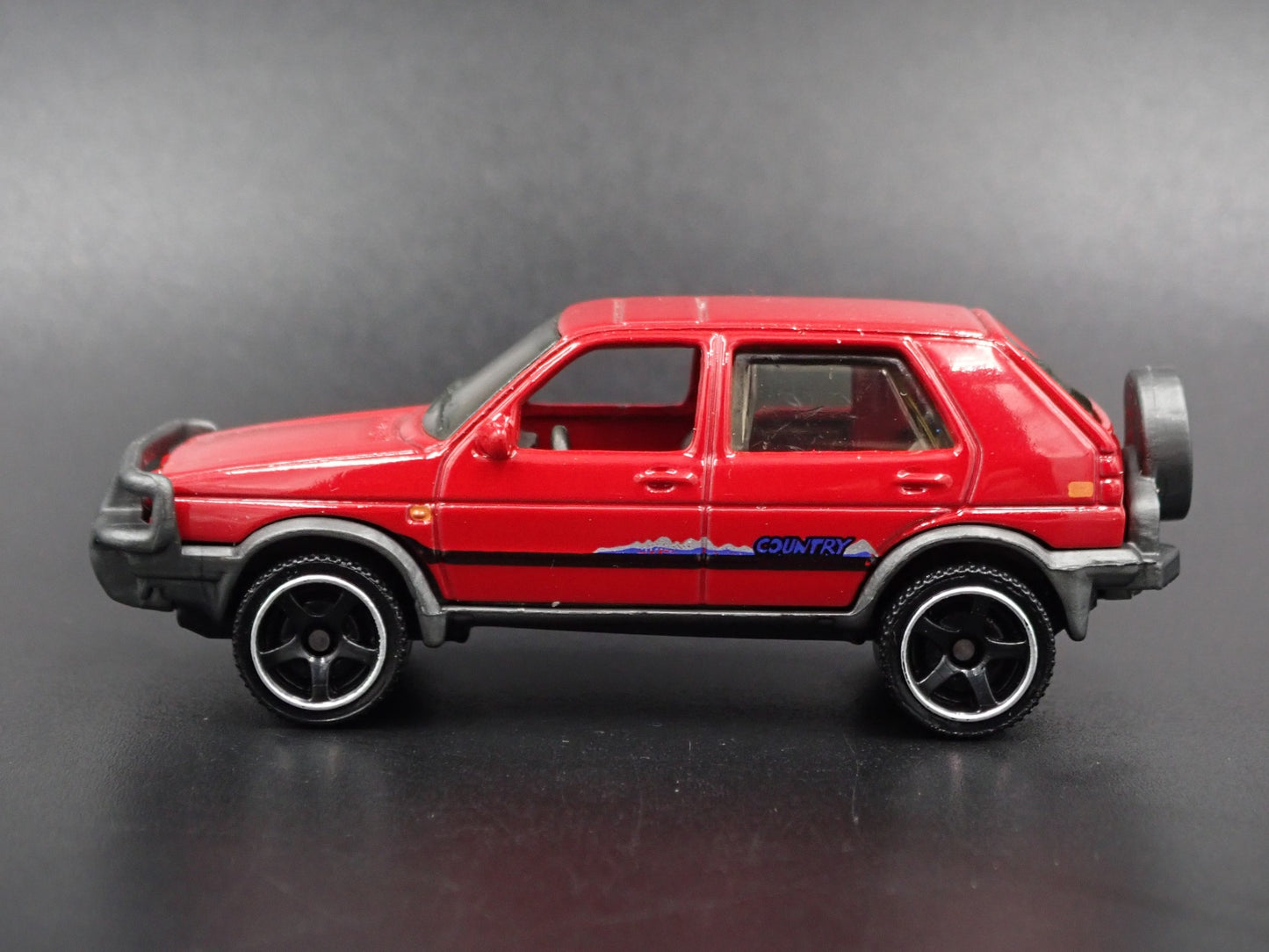 1990 90 VW VOLKSWAGEN GOLF COUNTRY MK2 RED 1:64 SCALE DIORAMA DIECAST MODEL CAR