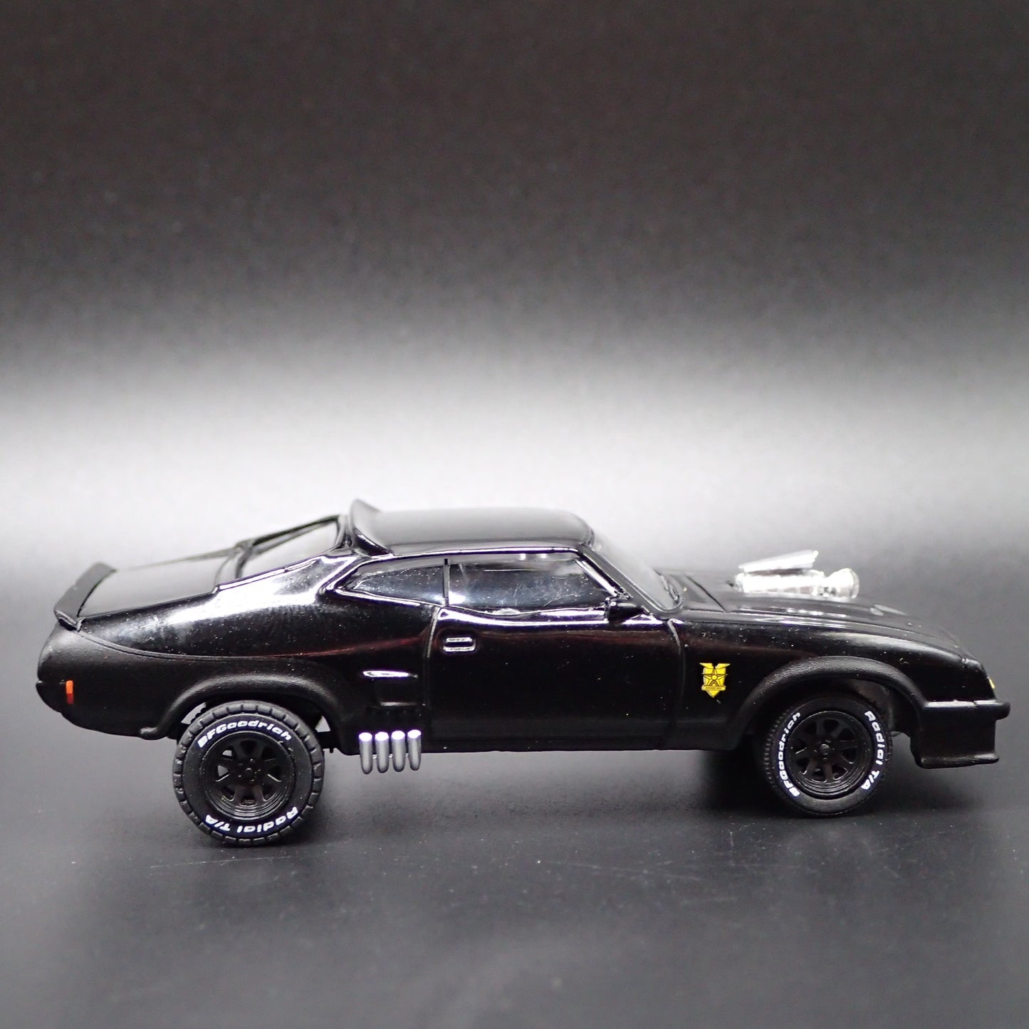 1973 FORD FALCON XB MAD MAX RARE 1:64 COLLECTIBLE DIORAMA DIECAST MODEL CA