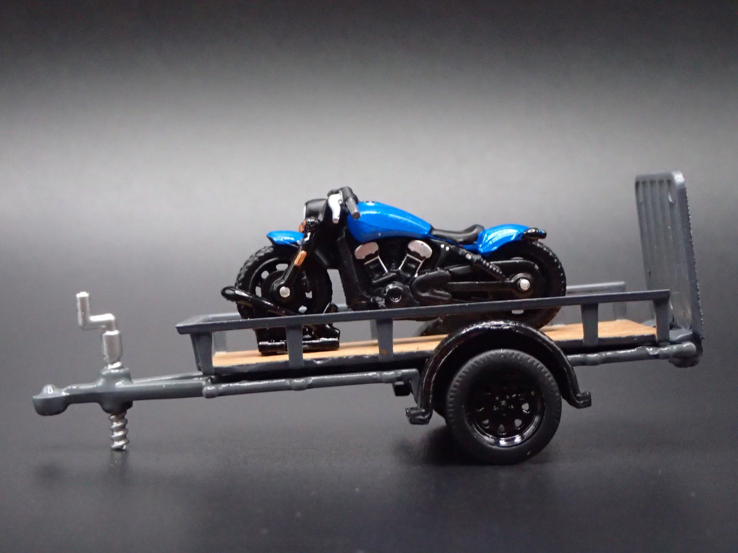 UTILITY TRAILER w 2020 INDIAN SCOUT BOBBER MOTORCYCLE 1:64 SCALE  DIECAST MODEL