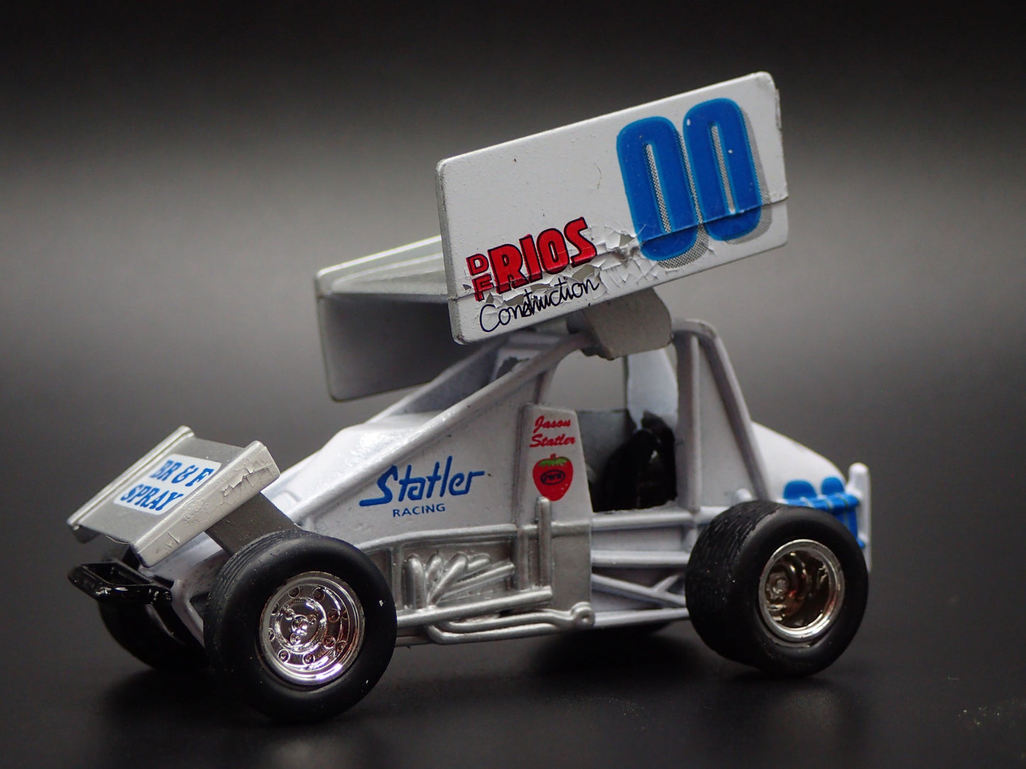 SPRINT CAR #00 JASN STATLER DF RIOS WHITE 1:64 SCALE DIORAMA DIECAST MODEL CAR