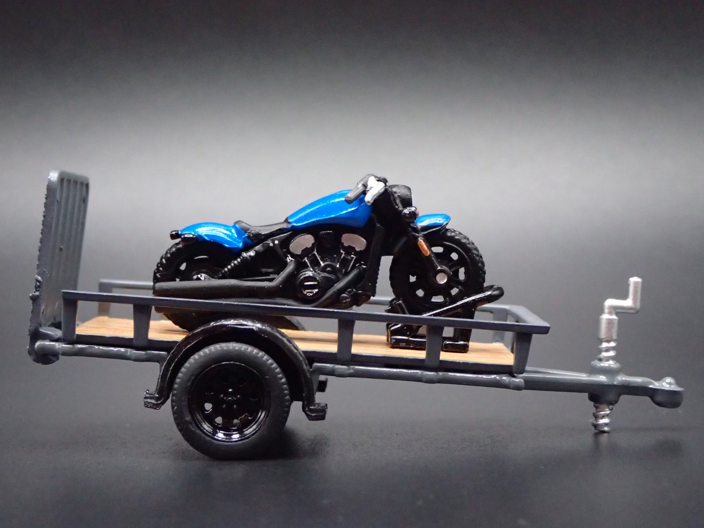 UTILITY TRAILER w 2020 INDIAN SCOUT BOBBER MOTORCYCLE 1:64 SCALE  DIECAST MODEL