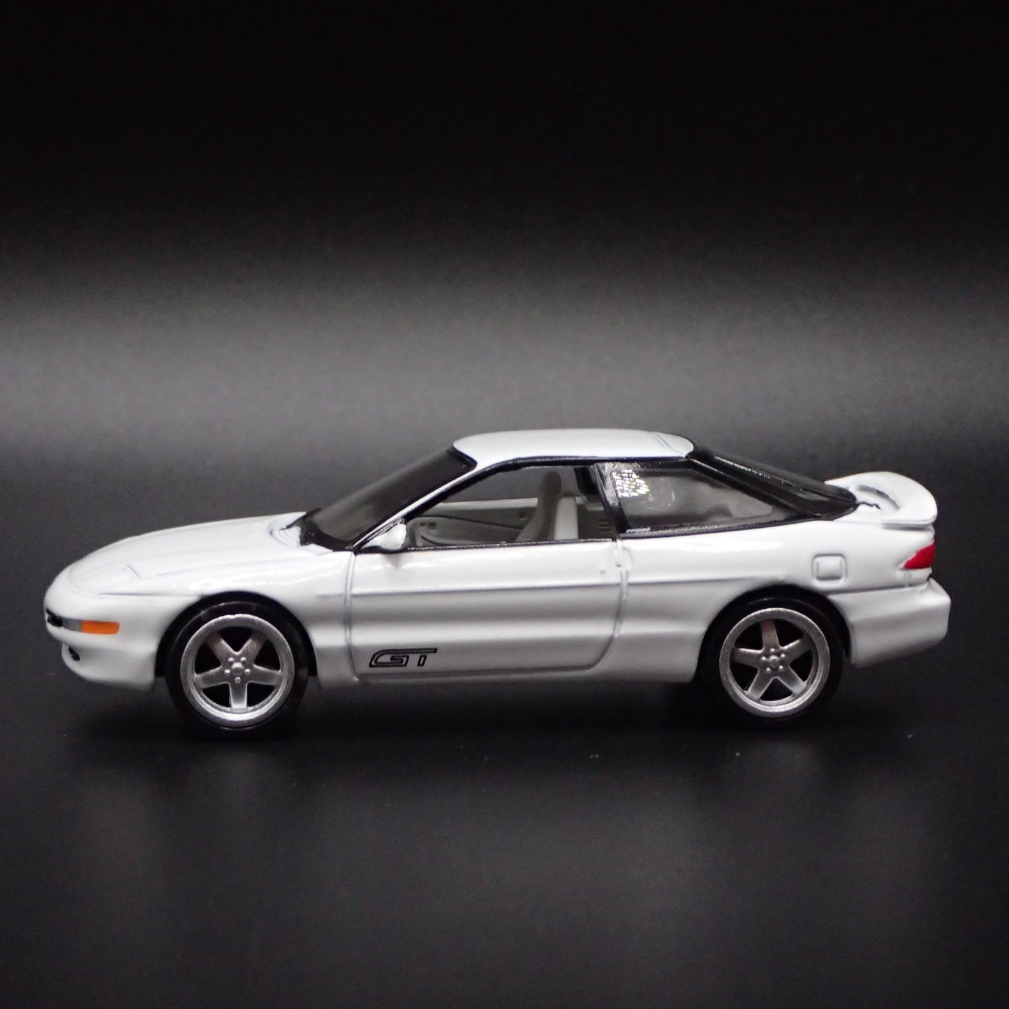 1993 93 FORD PROBE GT WHITE 1:64 SCALE COLLECTIBLE DIORAMA DIECAST MODEL CAR
