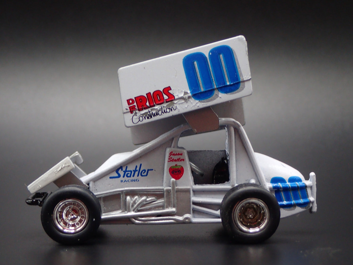 SPRINT CAR #00 JASN STATLER DF RIOS WHITE 1:64 SCALE DIORAMA DIECAST MODEL CAR