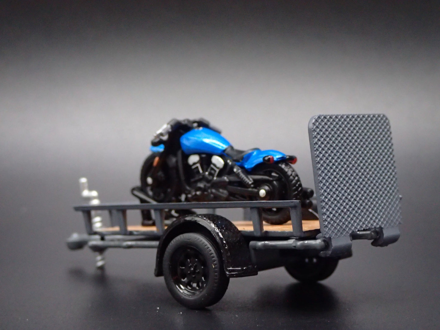 UTILITY TRAILER w 2020 INDIAN SCOUT BOBBER MOTORCYCLE 1:64 SCALE  DIECAST MODEL