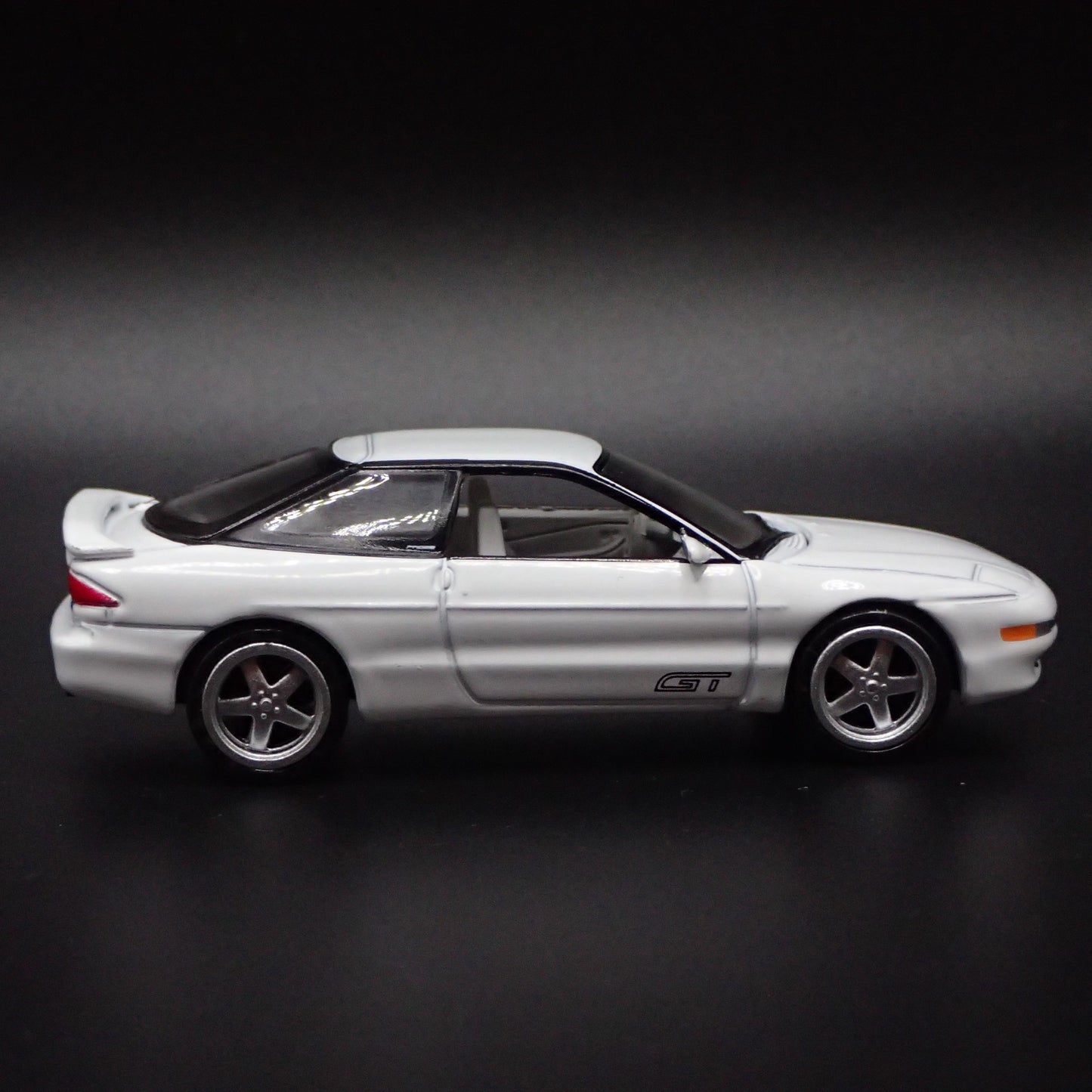 1993 93 FORD PROBE GT WHITE 1:64 SCALE COLLECTIBLE DIORAMA DIECAST MODEL CAR