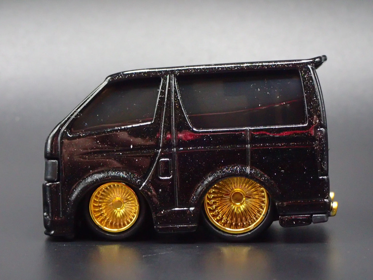 2004 TOYOTA HIACE H200 VAN CAR TUNED BLACK 1/64 SCALE DIORAMA DIECAST MODEL CAR
