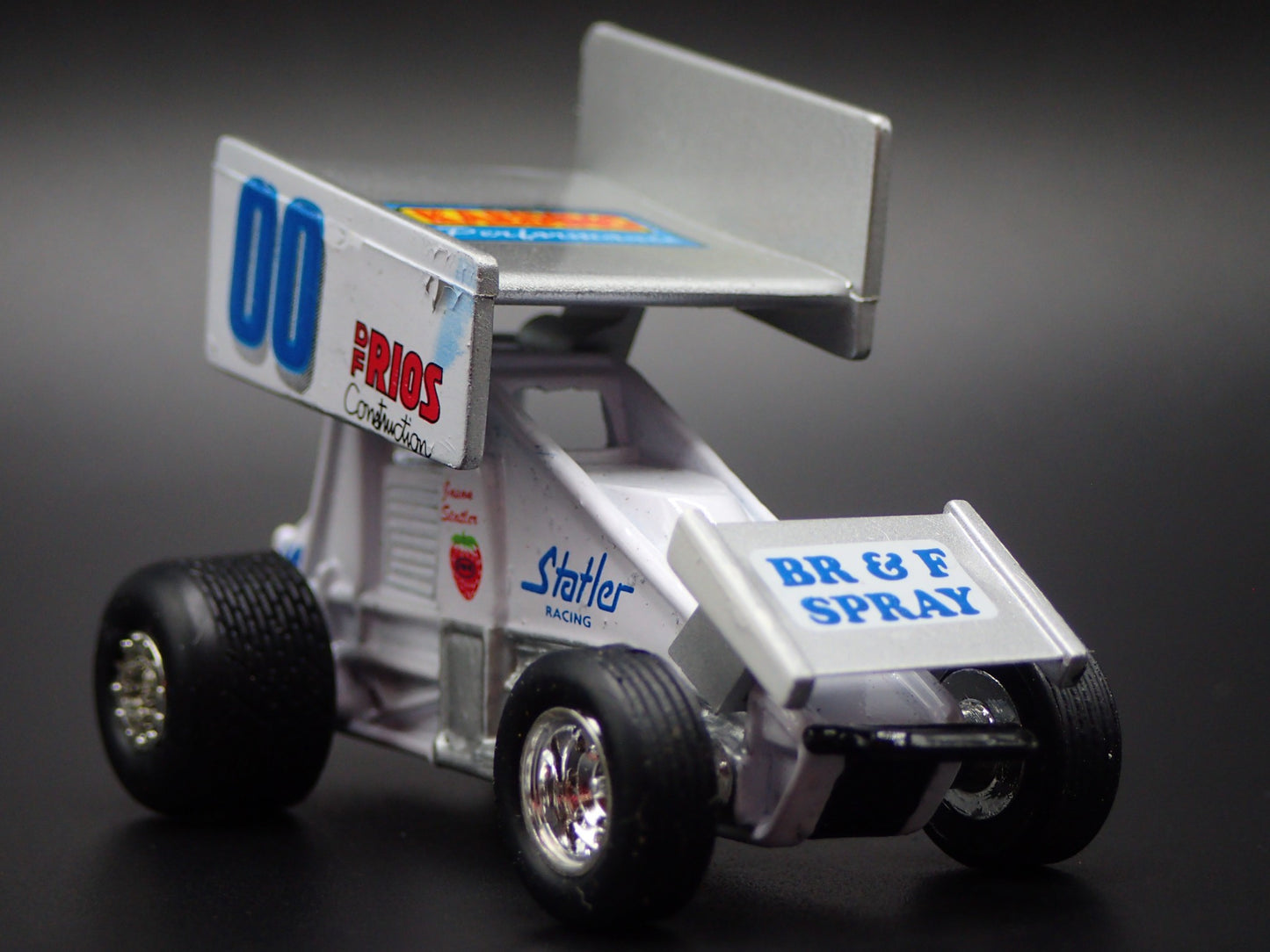 SPRINT CAR #00 JASN STATLER DF RIOS WHITE 1:64 SCALE DIORAMA DIECAST MODEL CAR