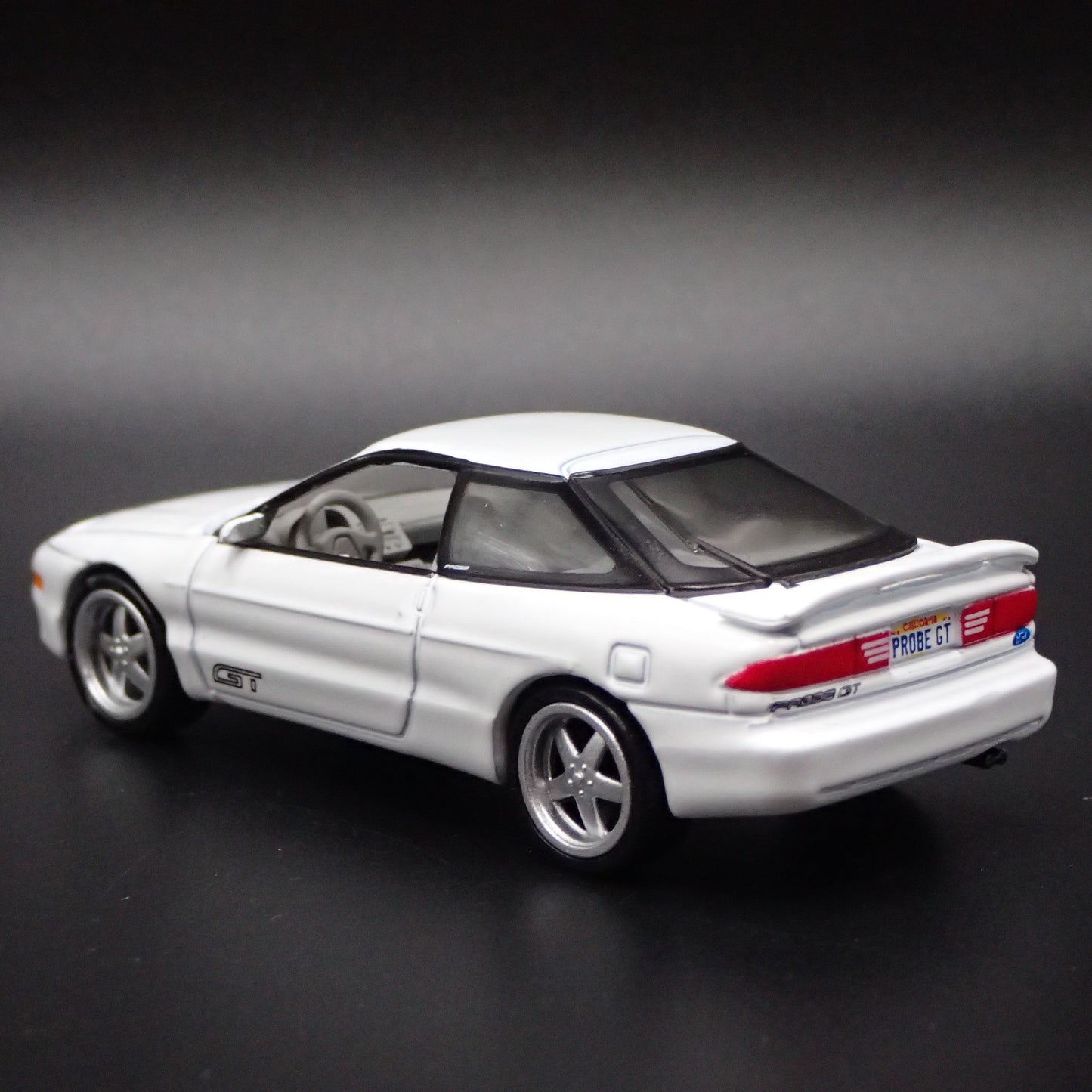 1993 93 FORD PROBE GT WHITE 1:64 SCALE COLLECTIBLE DIORAMA DIECAST MODEL CAR