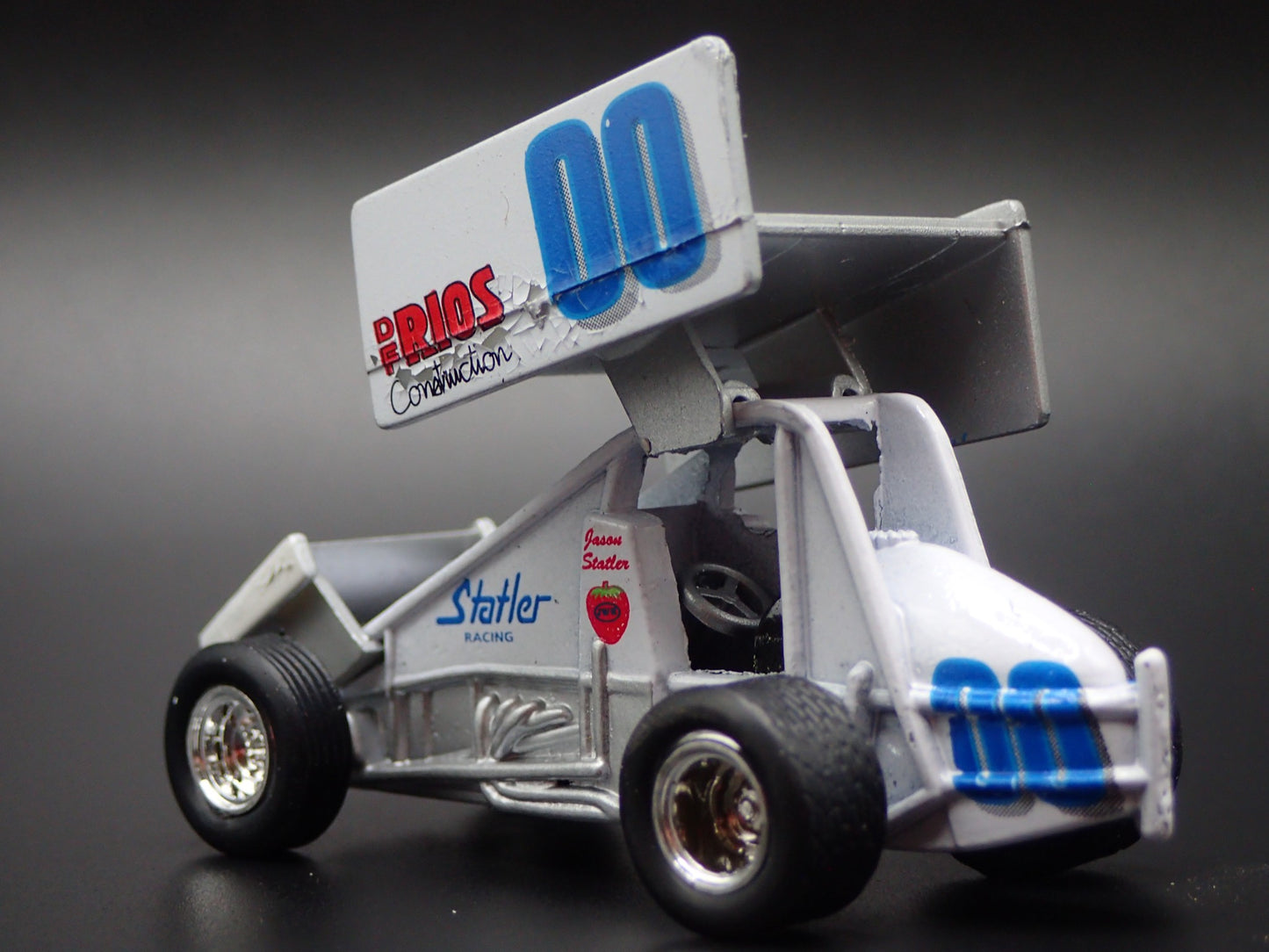 SPRINT CAR #00 JASN STATLER DF RIOS WHITE 1:64 SCALE DIORAMA DIECAST MODEL CAR