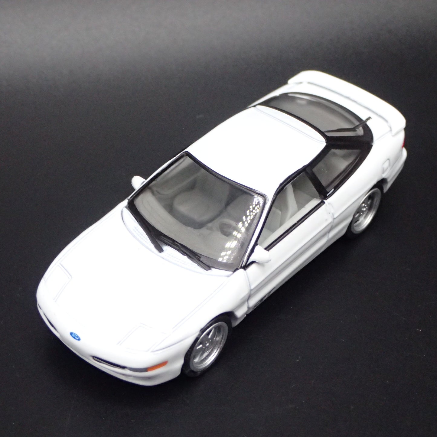 1993 93 FORD PROBE GT WHITE 1:64 SCALE COLLECTIBLE DIORAMA DIECAST MODEL CAR
