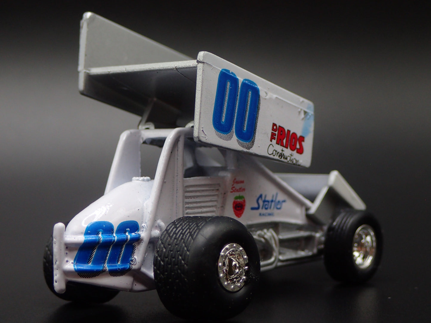 SPRINT CAR #00 JASN STATLER DF RIOS WHITE 1:64 SCALE DIORAMA DIECAST MODEL CAR