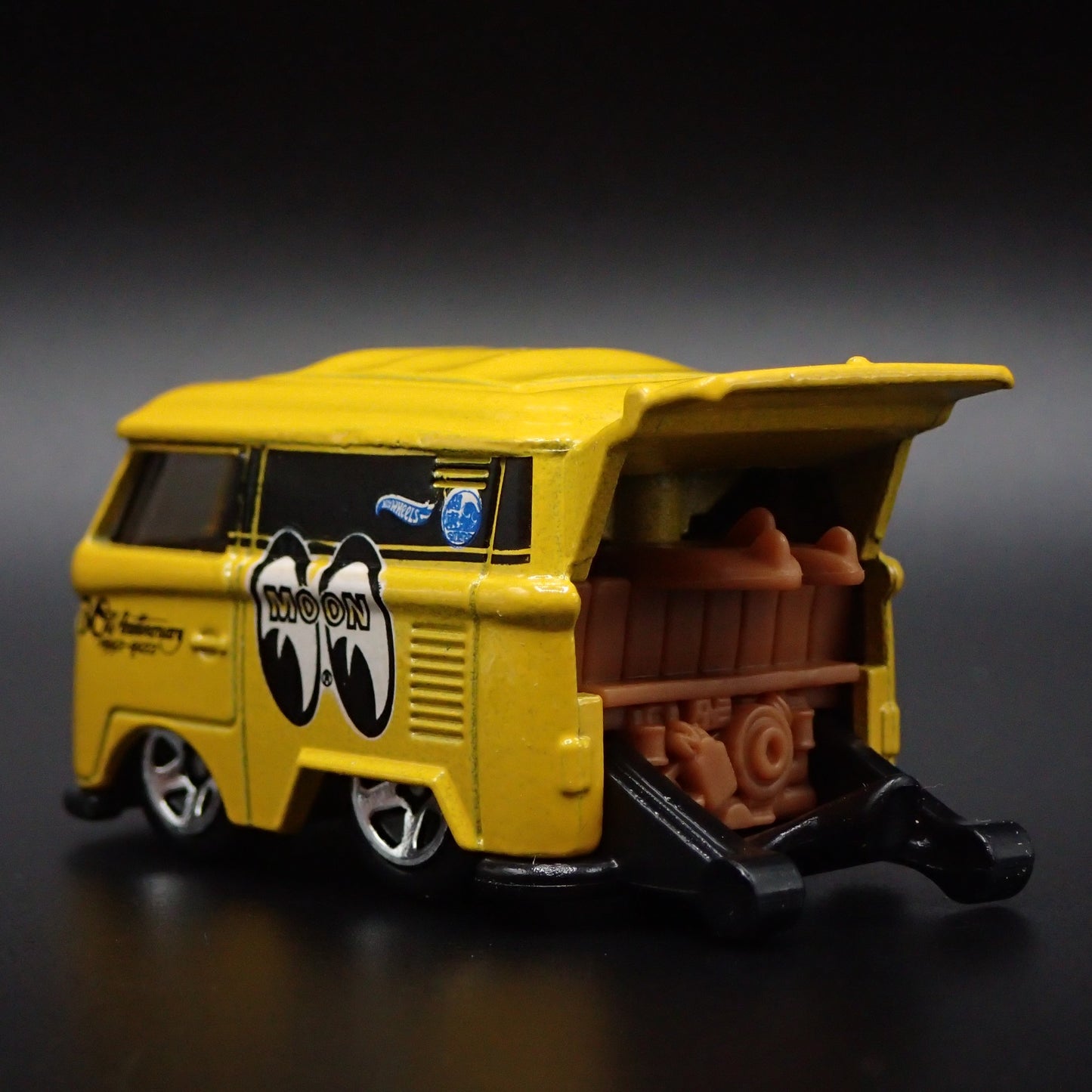 VW VOLKSWAGEN KOOL KOMBI MINI BUS VAN MOONEYES RARE 1:64 SCALE DIECAST MODEL CAR