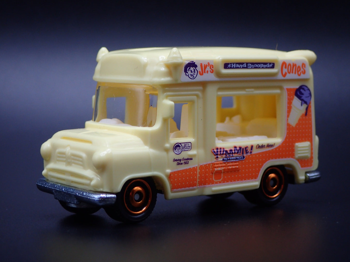 JR'S CONES ICE CREAM FOOD TRUCK 1:64 MB SCALE DIORAMA DIECAST MODEL CAR