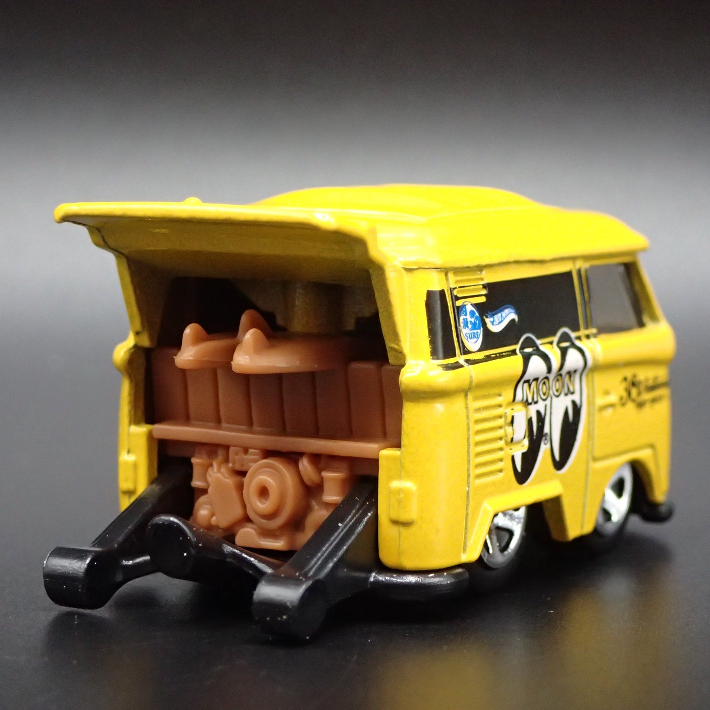 VW VOLKSWAGEN KOOL KOMBI MINI BUS VAN MOONEYES RARE 1:64 SCALE DIECAST MODEL CAR