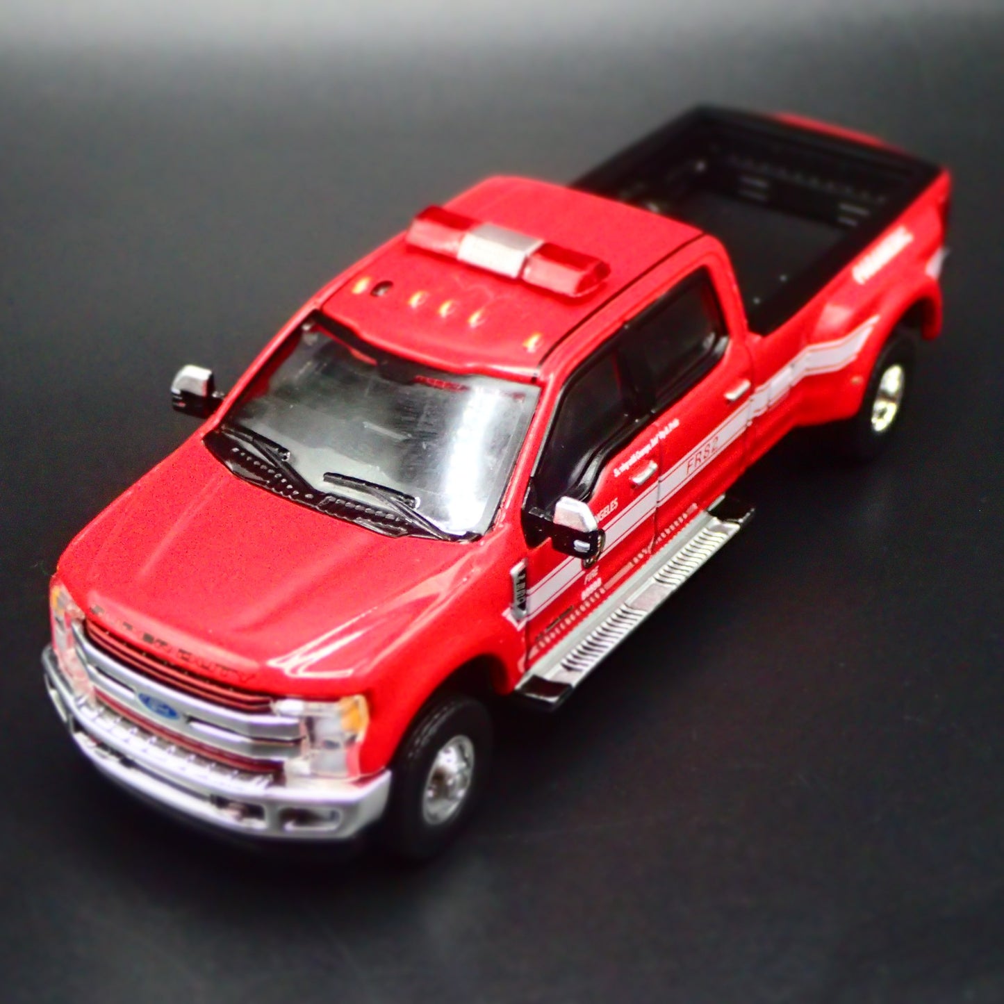 2018 18 FORD F350 LARIAT DUALLY TRUCK w HITCH LAFD 1:64 SCALE DIECAST MODEL CAR