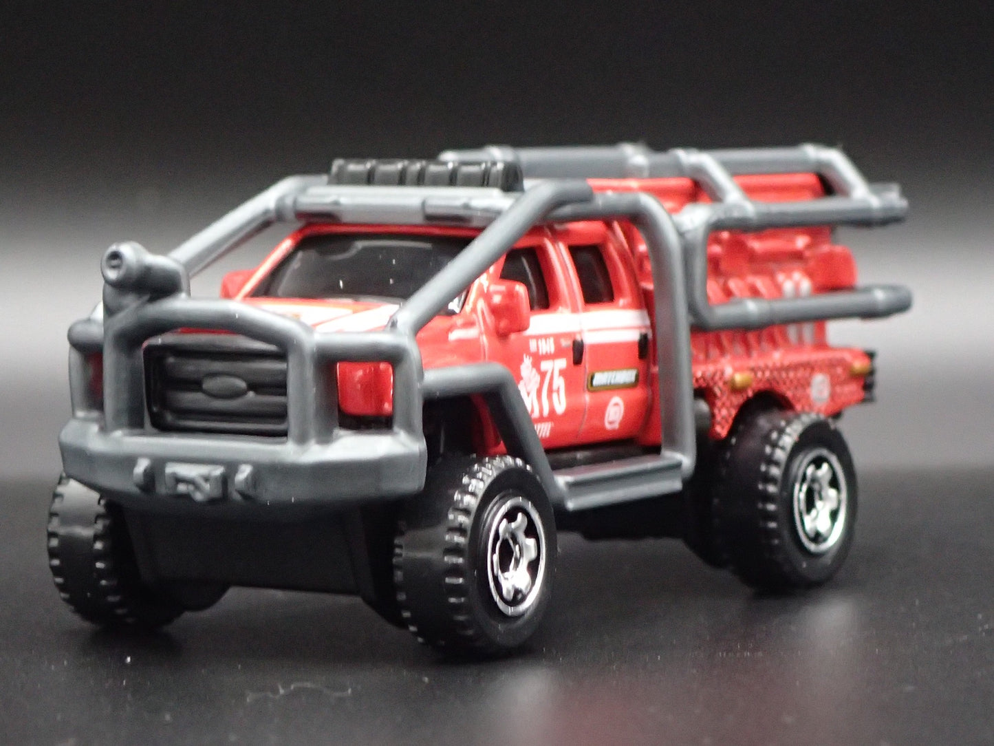FORD F350 SUPERLIFT PICKUP TRUCK FIRE TRUCK SUPER DUTY 1:64 MB DIECAST MODEL CAR