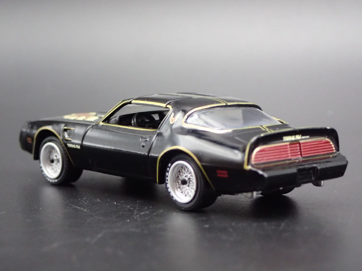 1979 79 PONTIAC FIREBIRD TRANS AM T/A  1:64 SCALE COLLECTIBLE DIECAST MODEL CAR