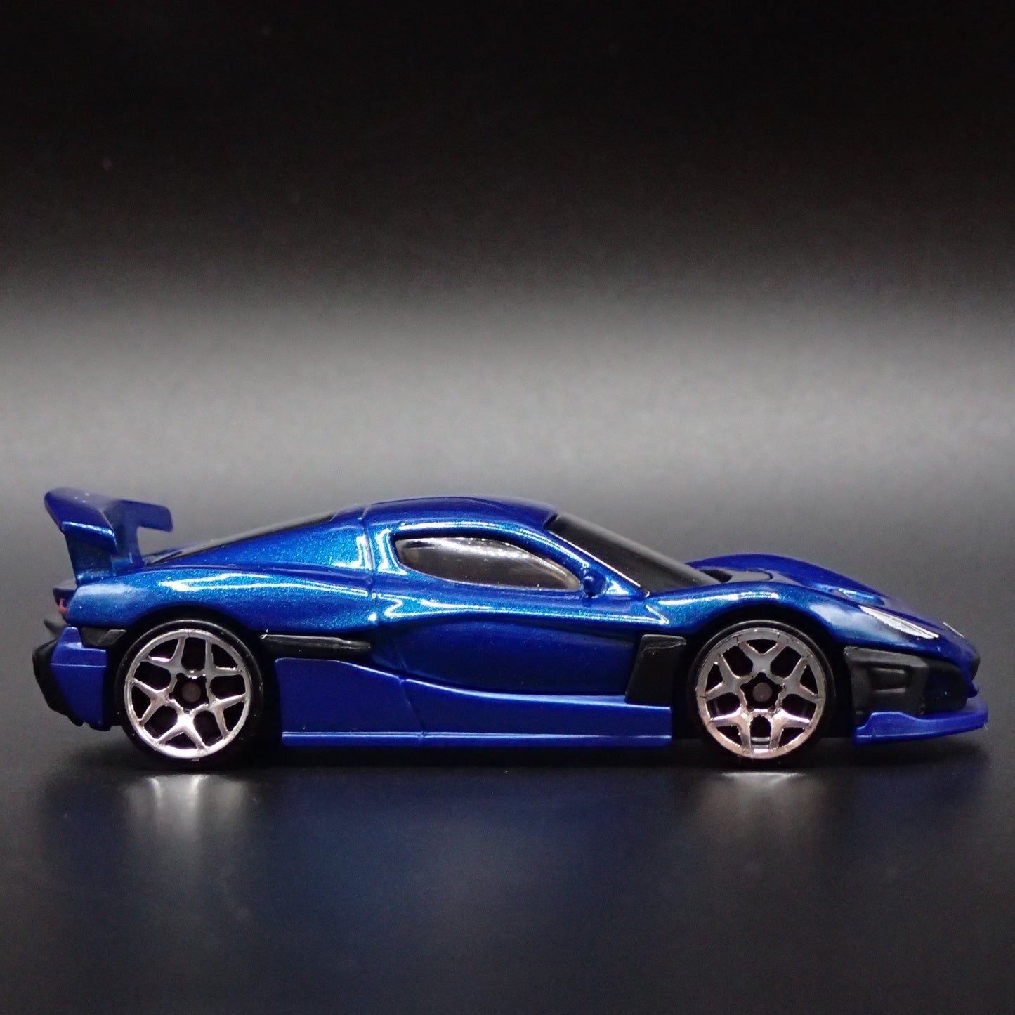 2021-2025 RIMAC NEVERA SUPER CAR BLUE 1/64 SCALE DIORAMA DIECAST MODEL CAR