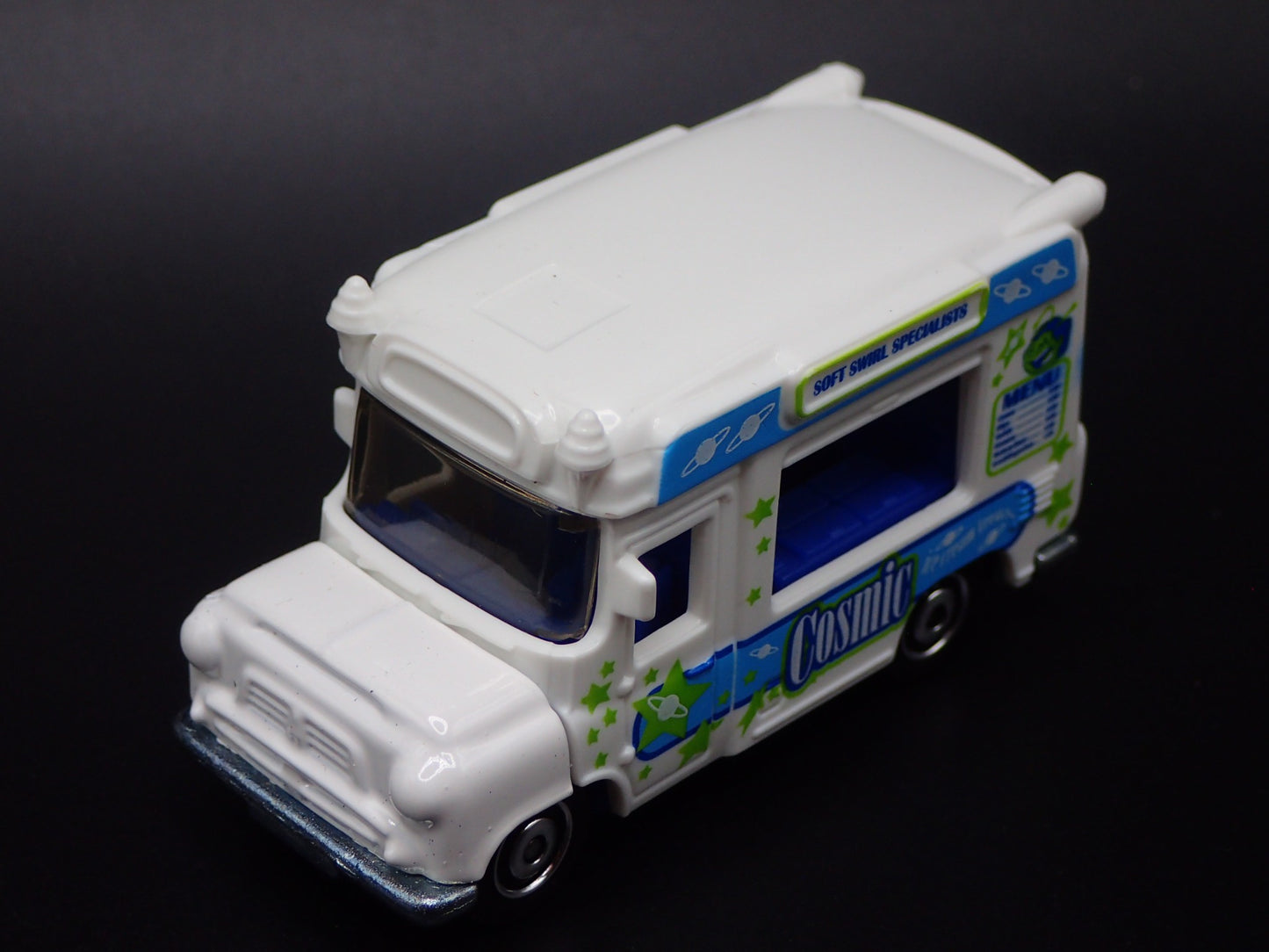 COSMIC SOFT SERVE ICE CREAM FOOD TRUCK 1:64 MB SCALE DIORAMA DIECAST MODEL CAR