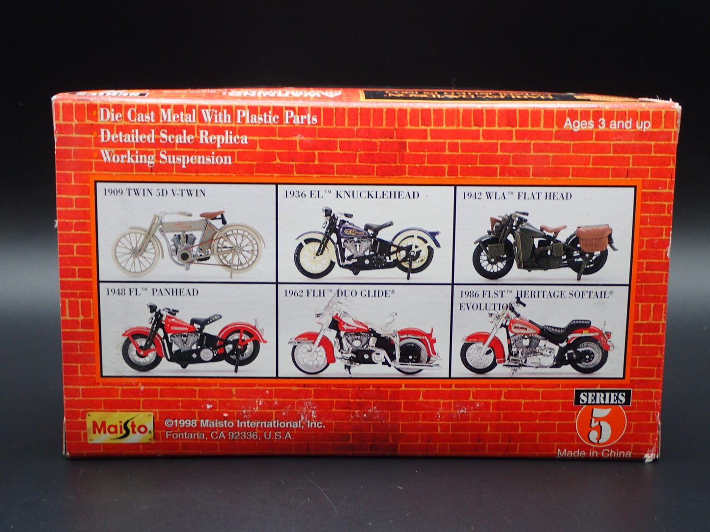 1962 FLH DUO GLIDE HARLEY DAVIDSON MAISTO 1/18 SCALE MOTORCYCLE MODEL SERIES 5