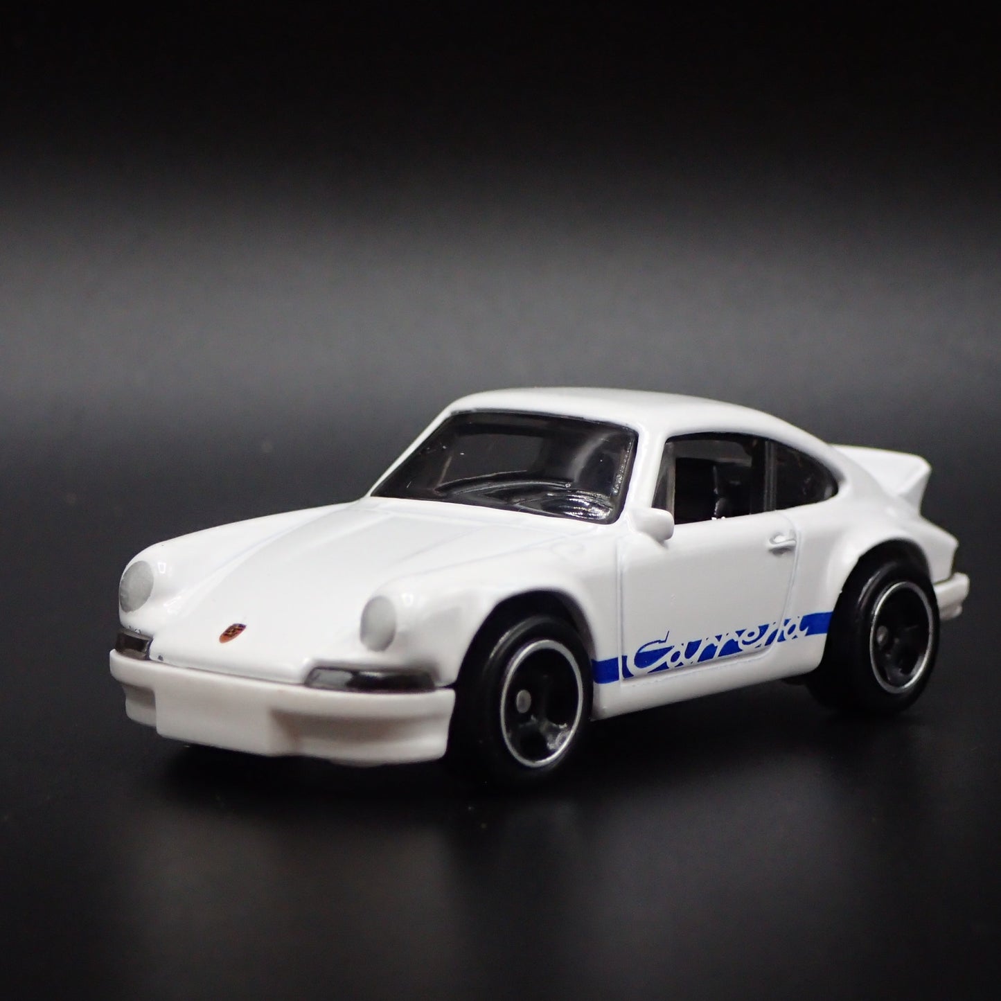 1973-1977 PORSCHE 911 CARRERA RS 2.7 1:64 SCALE COLLECTIBLE DIECAST MODEL CAR