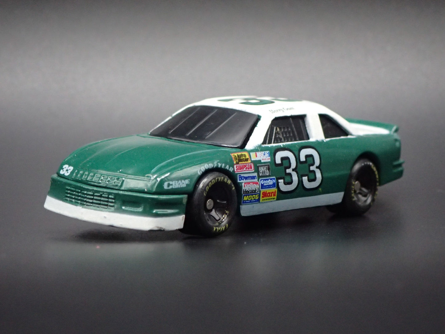 1994 94 BUICK 33 HARRY GANT NASCAR 1:64 SCALE COLLECTIBLE DIECAST MODEL CAR