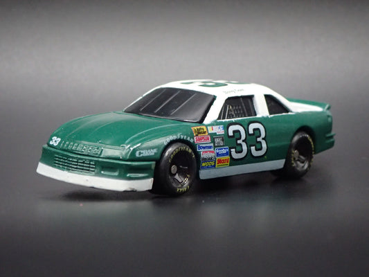 1994 94 BUICK 33 HARRY GANT NASCAR 1:64 SCALE COLLECTIBLE DIECAST MODEL CAR
