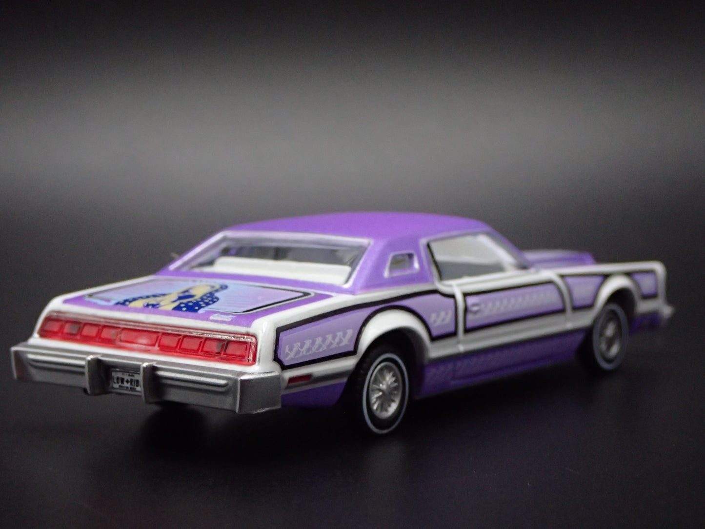 1973 73 FORD THUNDERBIRD LOWRIDER PURPLE 1:64 SCALE DIORAMA DIECAST MODEL CAR