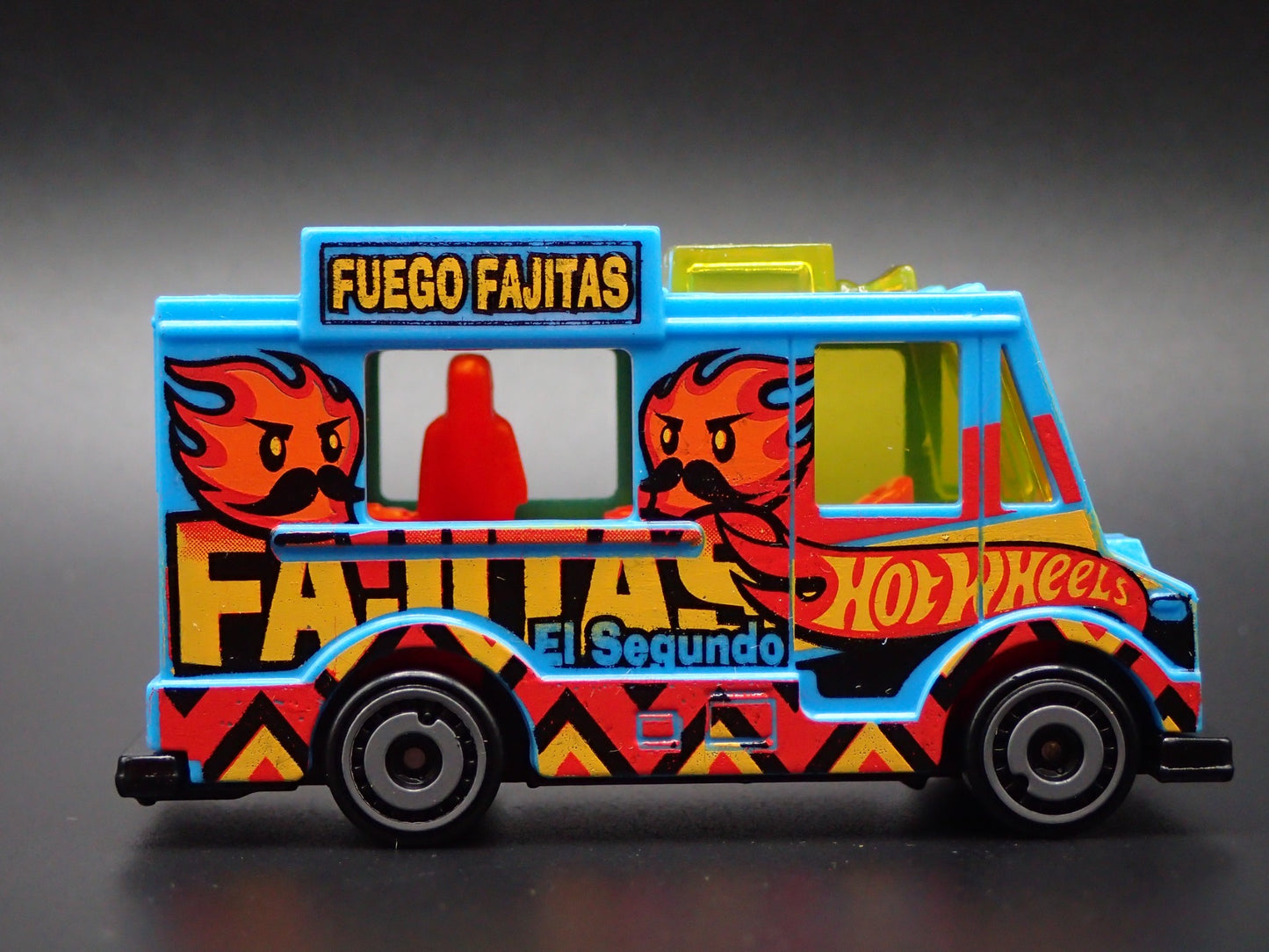FOOD TRUCK FUEGO FAJITAS  1:64 MB SCALE COLLECTIBLE DIORAMA DIECAST MODEL CAR