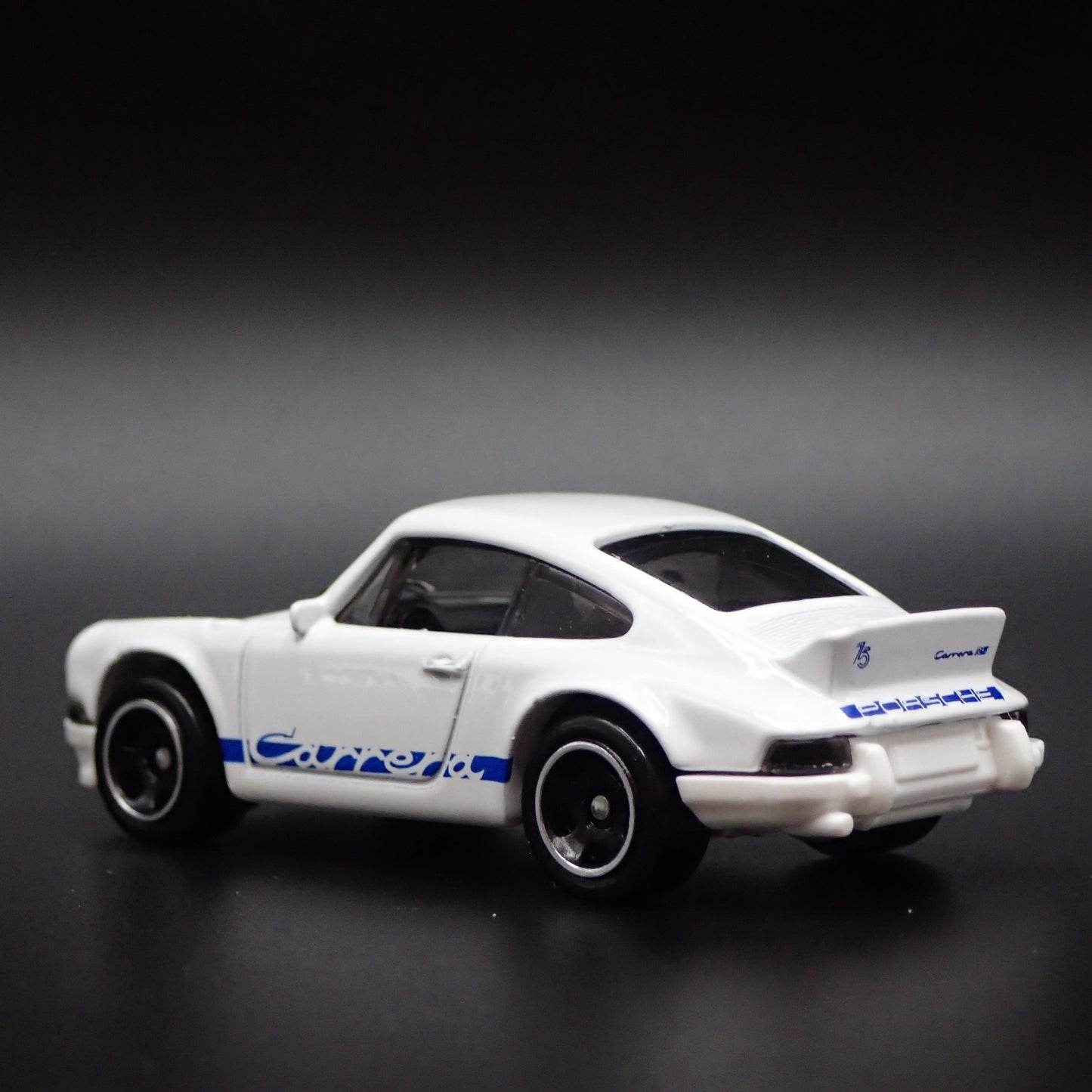 1973-1977 PORSCHE 911 CARRERA RS 2.7 1:64 SCALE COLLECTIBLE DIECAST MODEL CAR