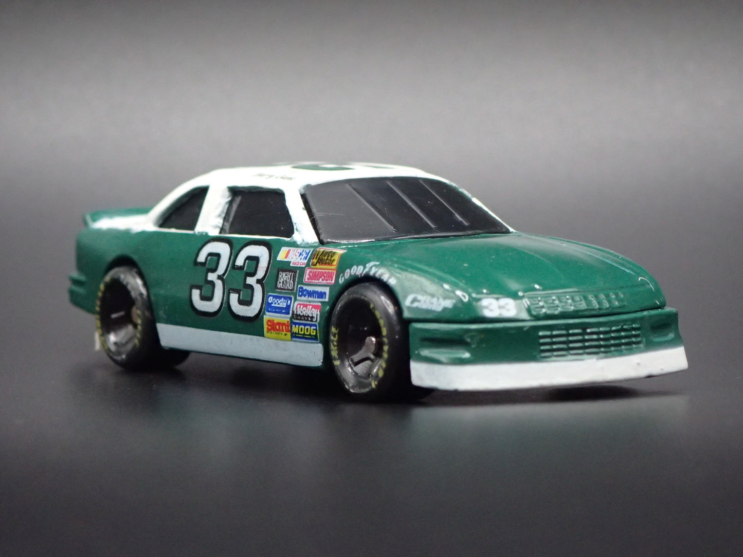 1994 94 BUICK 33 HARRY GANT NASCAR 1:64 SCALE COLLECTIBLE DIECAST MODEL CAR