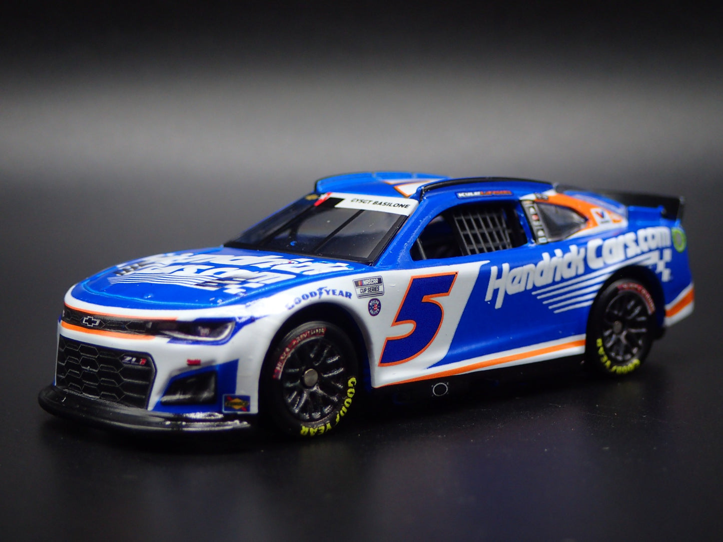 2024 CHEVY CAMARO ZL1 5 KYLE LARSON HENDRICKCARS NASCAR 1:64 DIECAST MODEL CAR