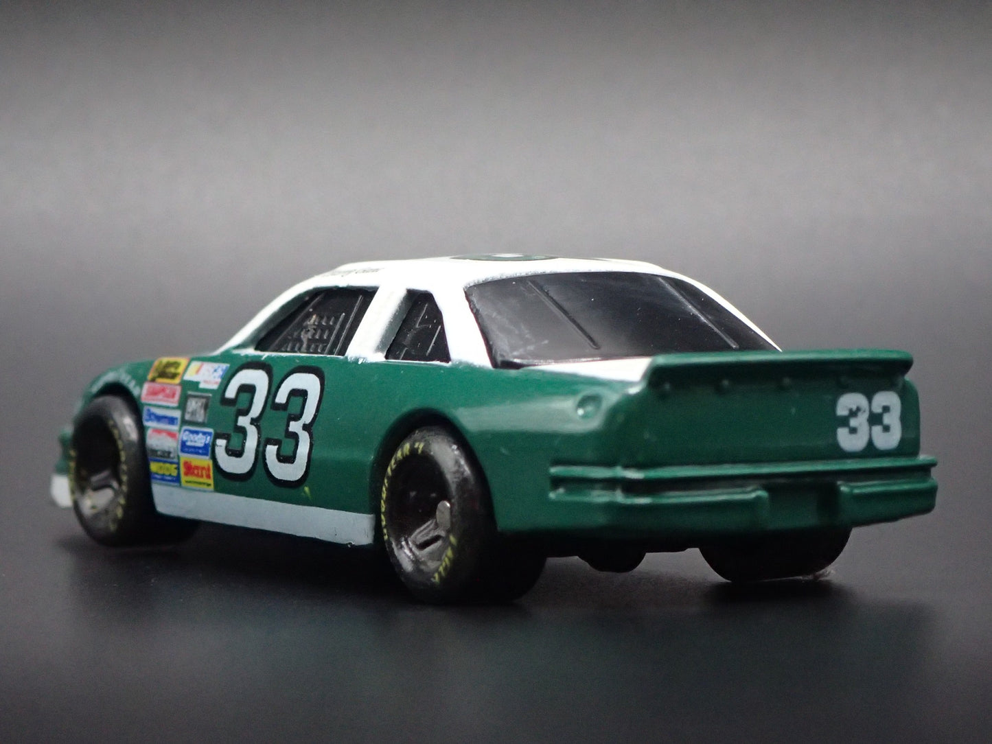 1994 94 BUICK 33 HARRY GANT NASCAR 1:64 SCALE COLLECTIBLE DIECAST MODEL CAR